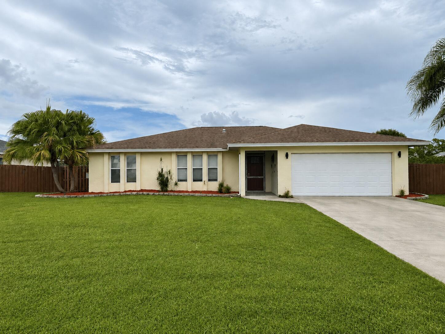 991 SE Brookedge Avenue, Port St. Lucie, FL 34983, Port St. Lucie