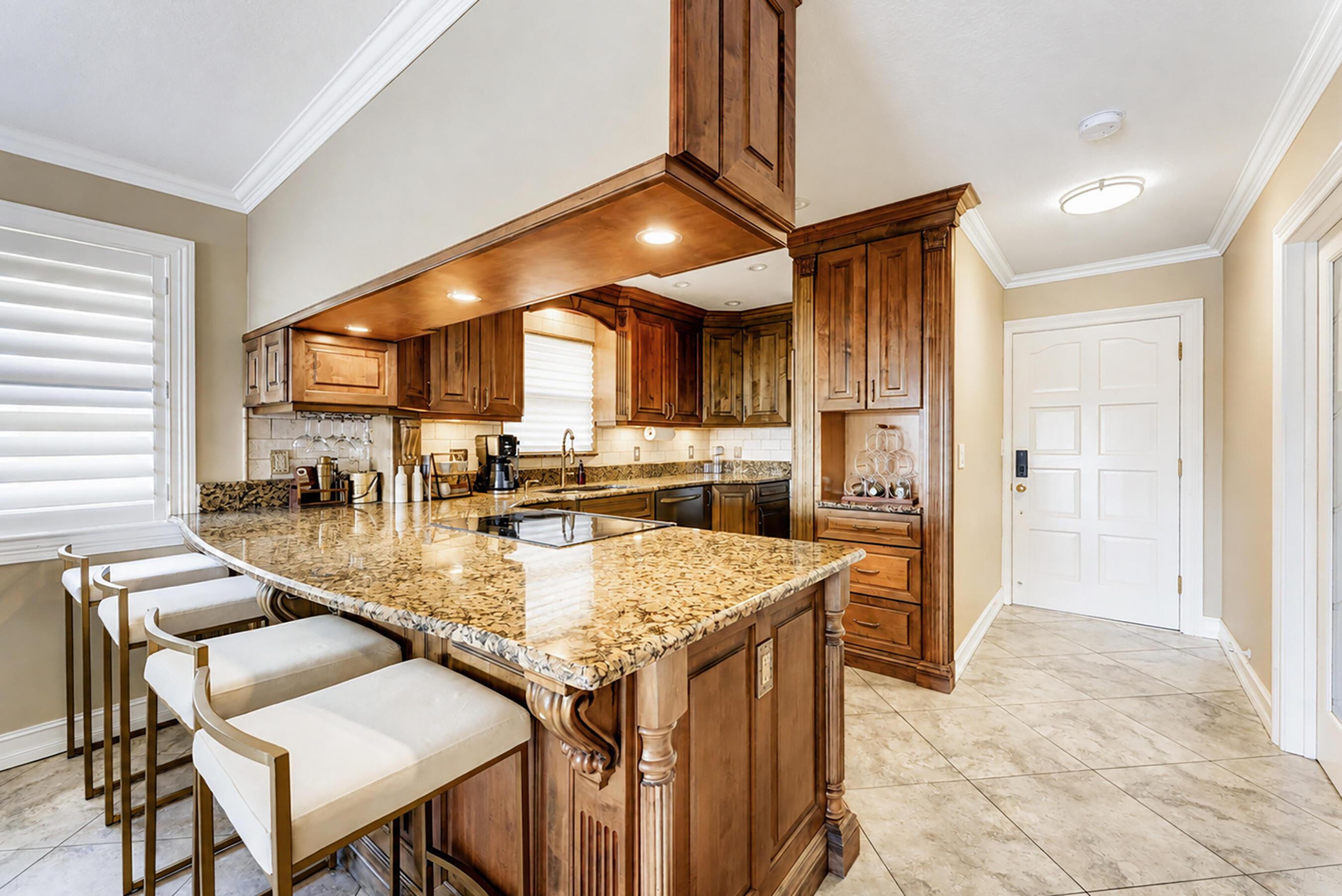 326 Northlake Drive 201, North Palm Beach, FL 33408, North Palm Beach - Photo 5