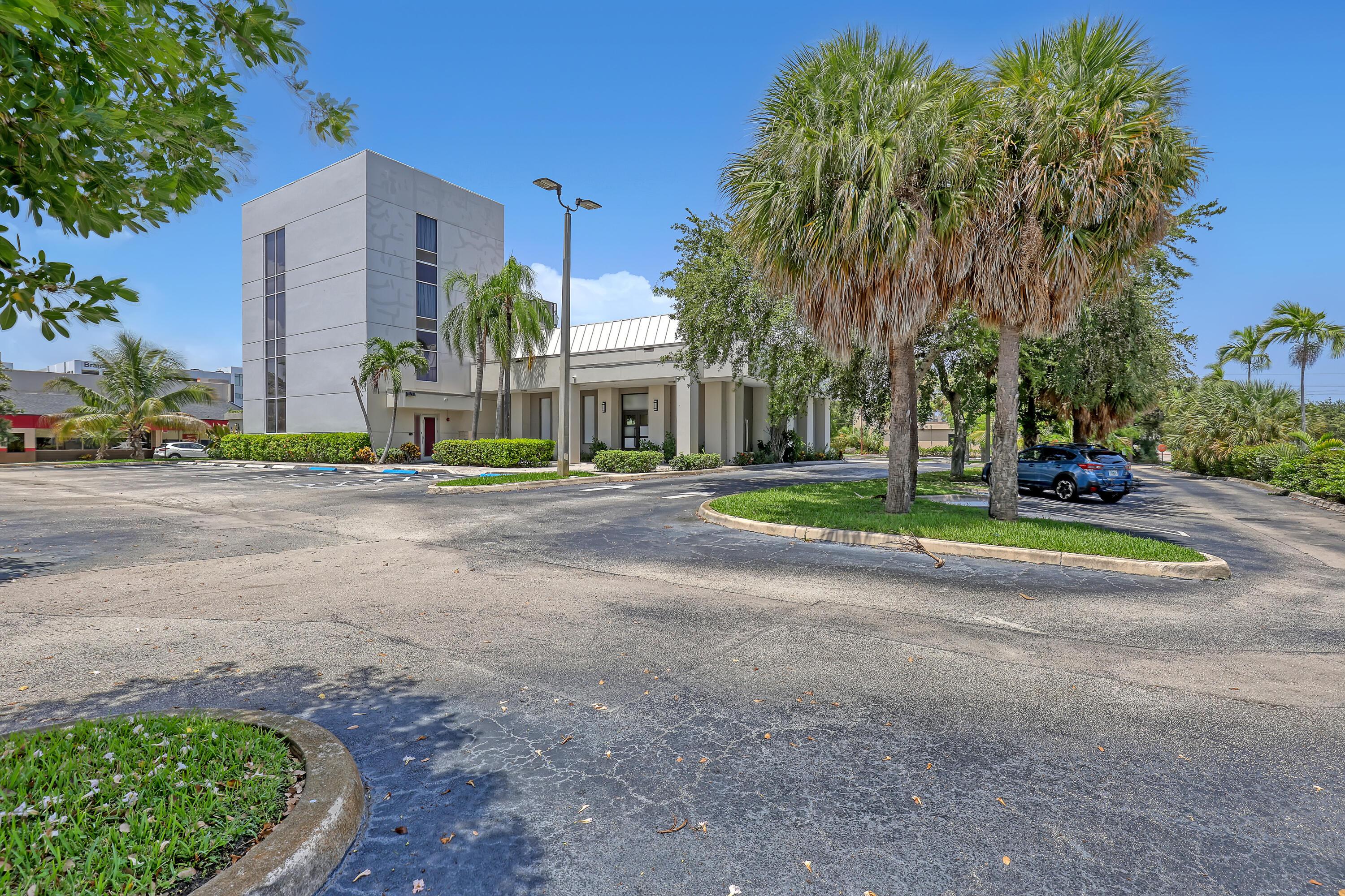2701 OKEECHOBEE Boulevard, West Palm Beach, FL, West Palm Beach - Photo 4