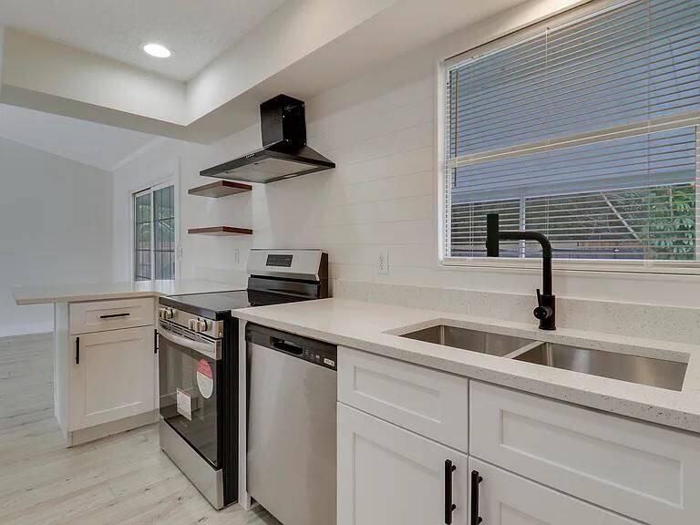2558 SW CHESTNUT Lane, Port St. Lucie, FL 34953, Port St. Lucie - Photo 4