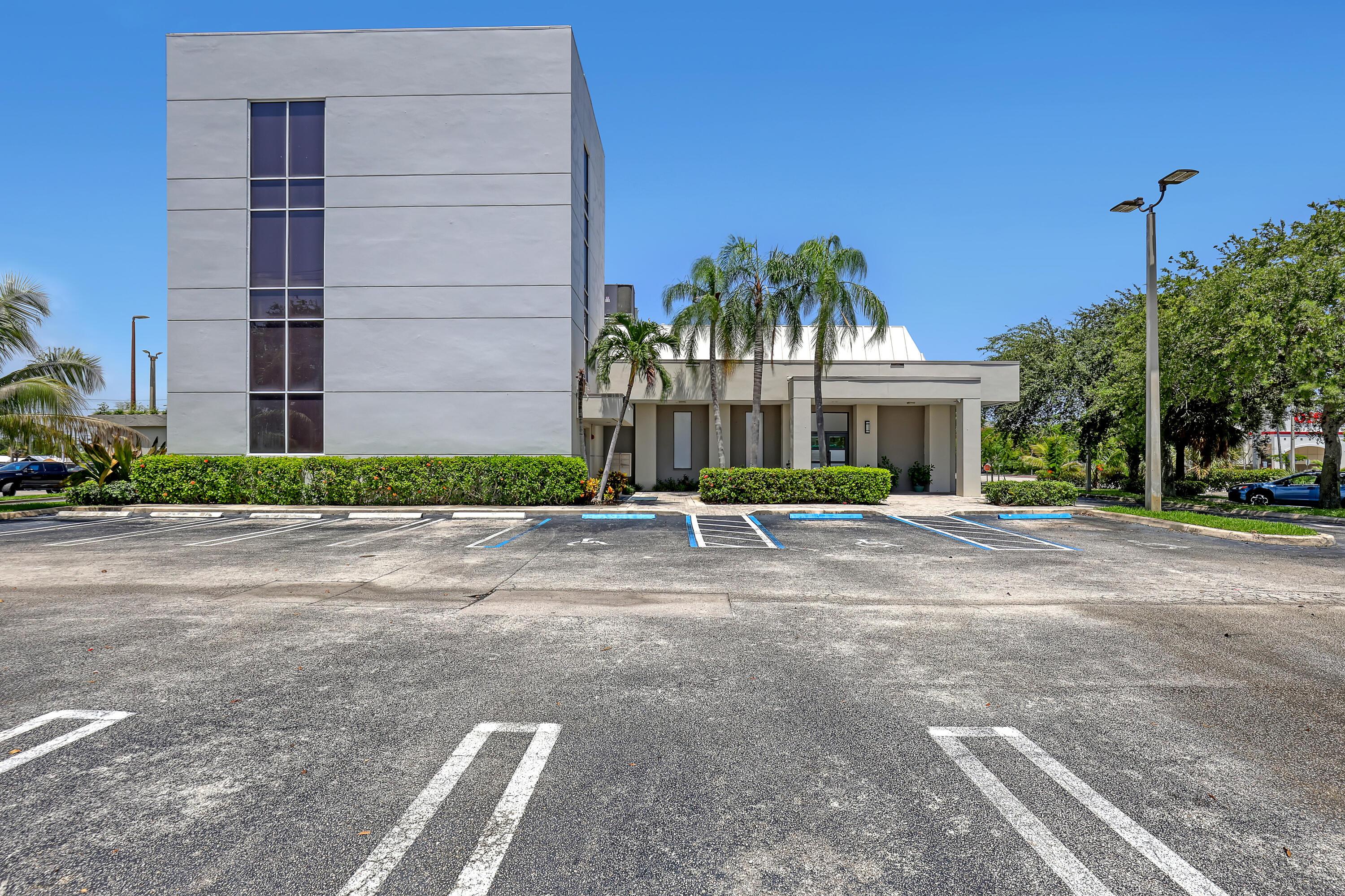2701 OKEECHOBEE Boulevard, West Palm Beach, FL, West Palm Beach - Photo 5