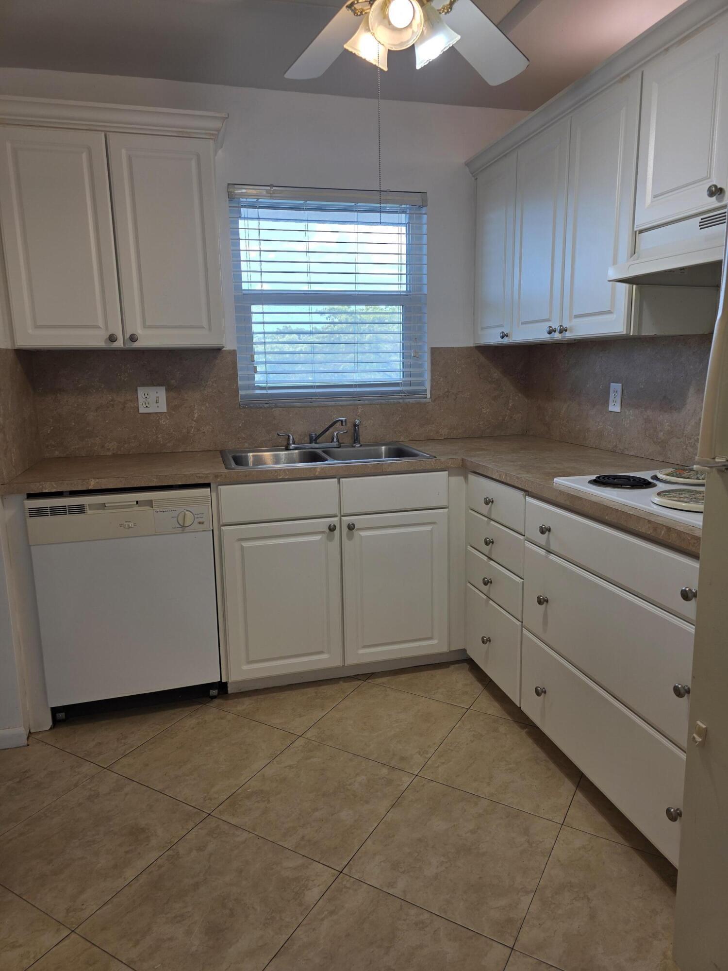6600 ROYAL PALM Boulevard 304B, Margate, FL 33063, Margate - Photo 5