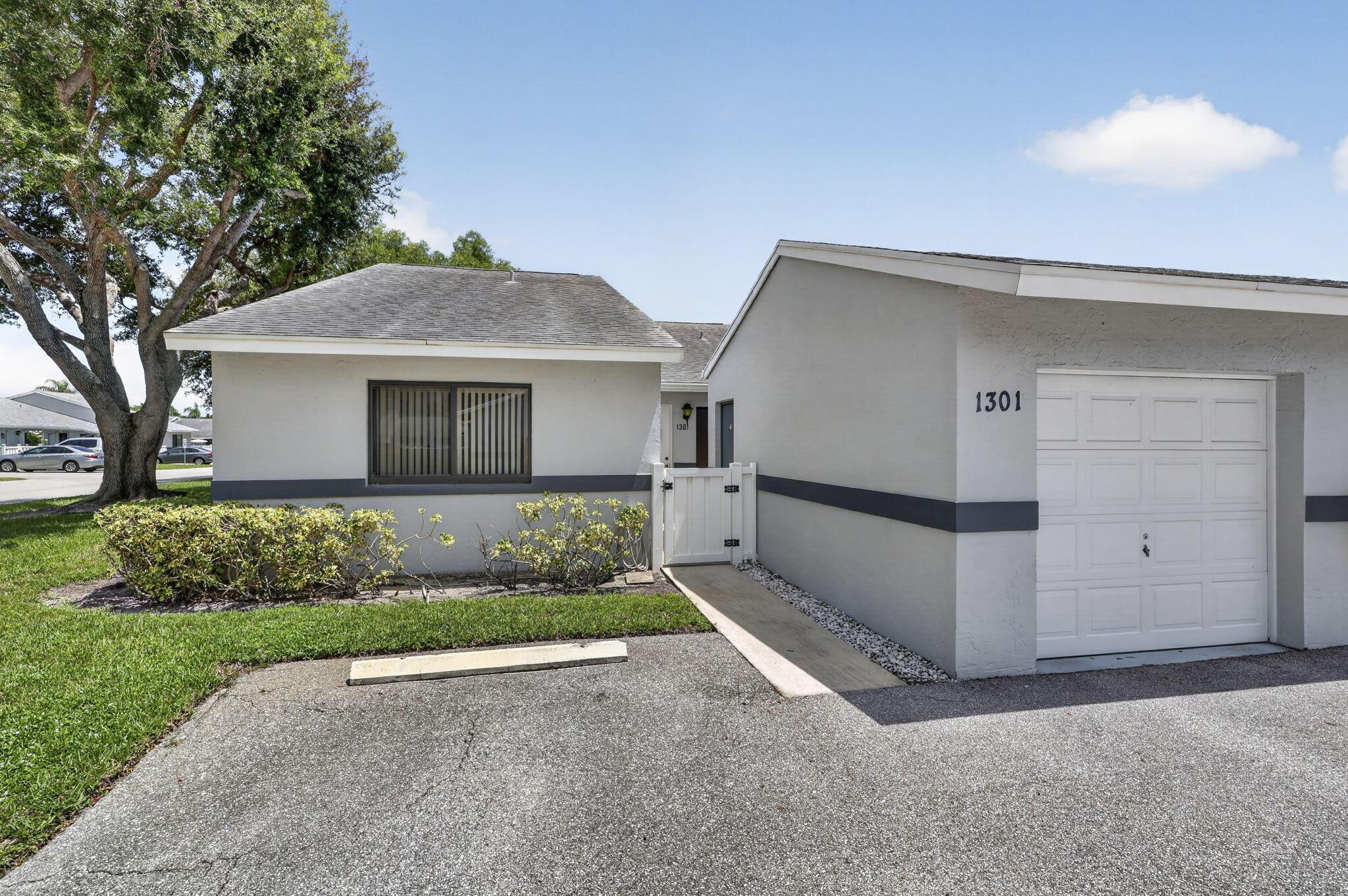 2641 Gately Drive W 1301, West Palm Beach, FL 33415, West Palm Beach - Photo 3