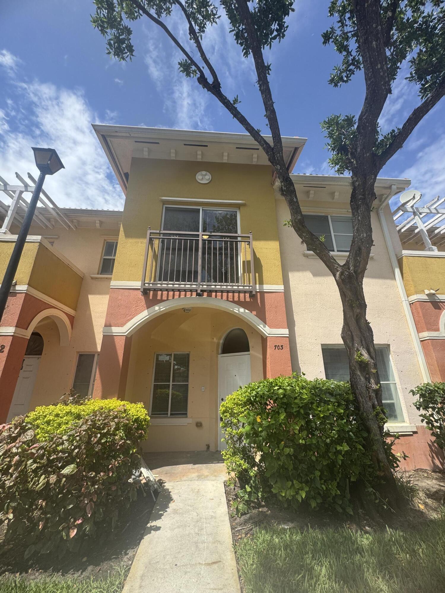 703 N SANTA CATALINA Circle 703, North Lauderdale, FL 33068, North Lauderdale