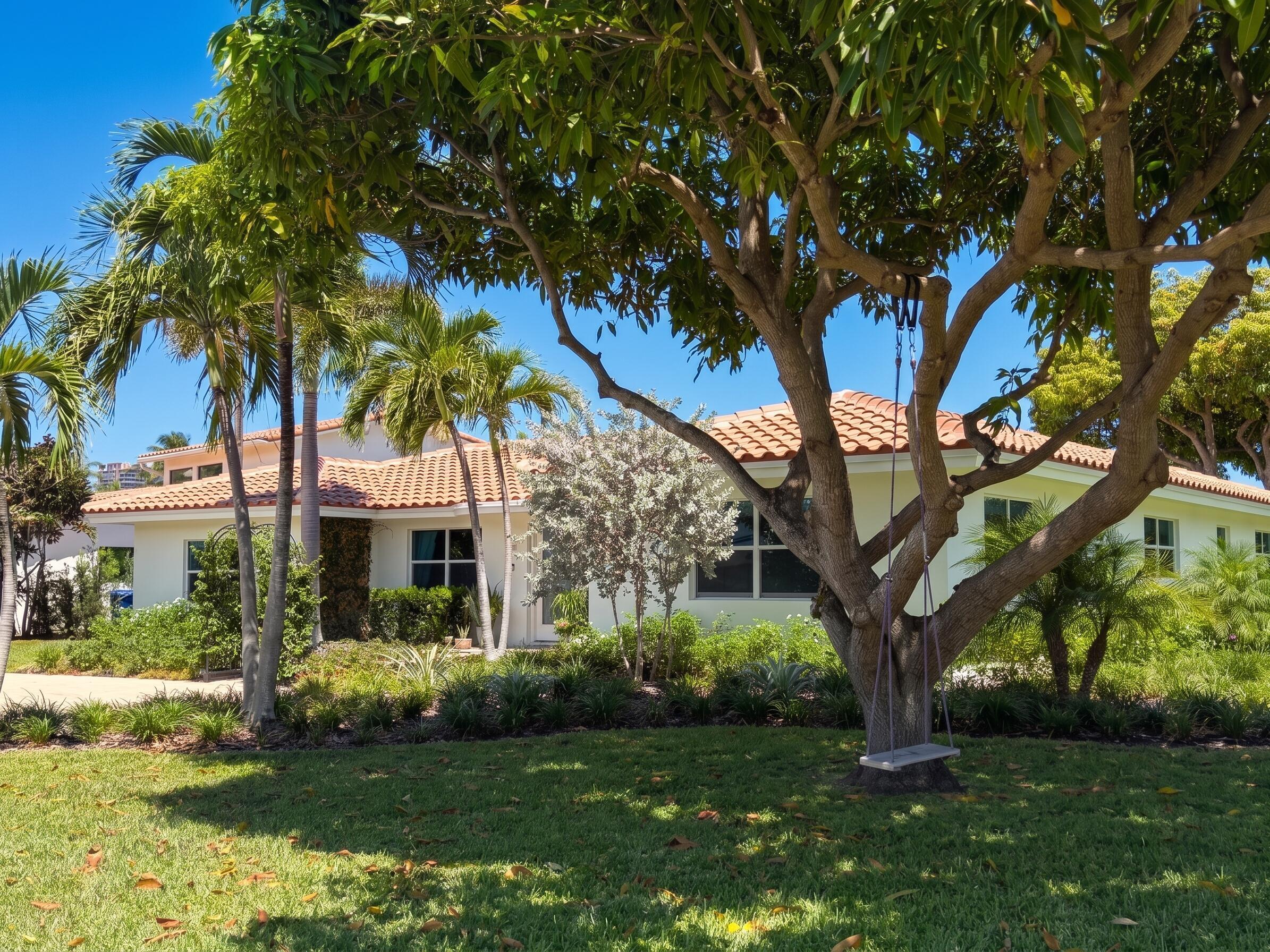 1584 Blue Water Terrace N, Lauderdale-By-The-Sea, FL 33062, Lauderdale-By-The-Sea - Photo 2