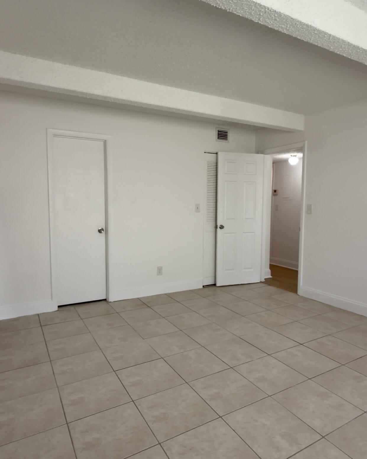 1245 S FLAGLER Avenue 303, Pompano Beach, FL 33060, Pompano Beach - Photo 2