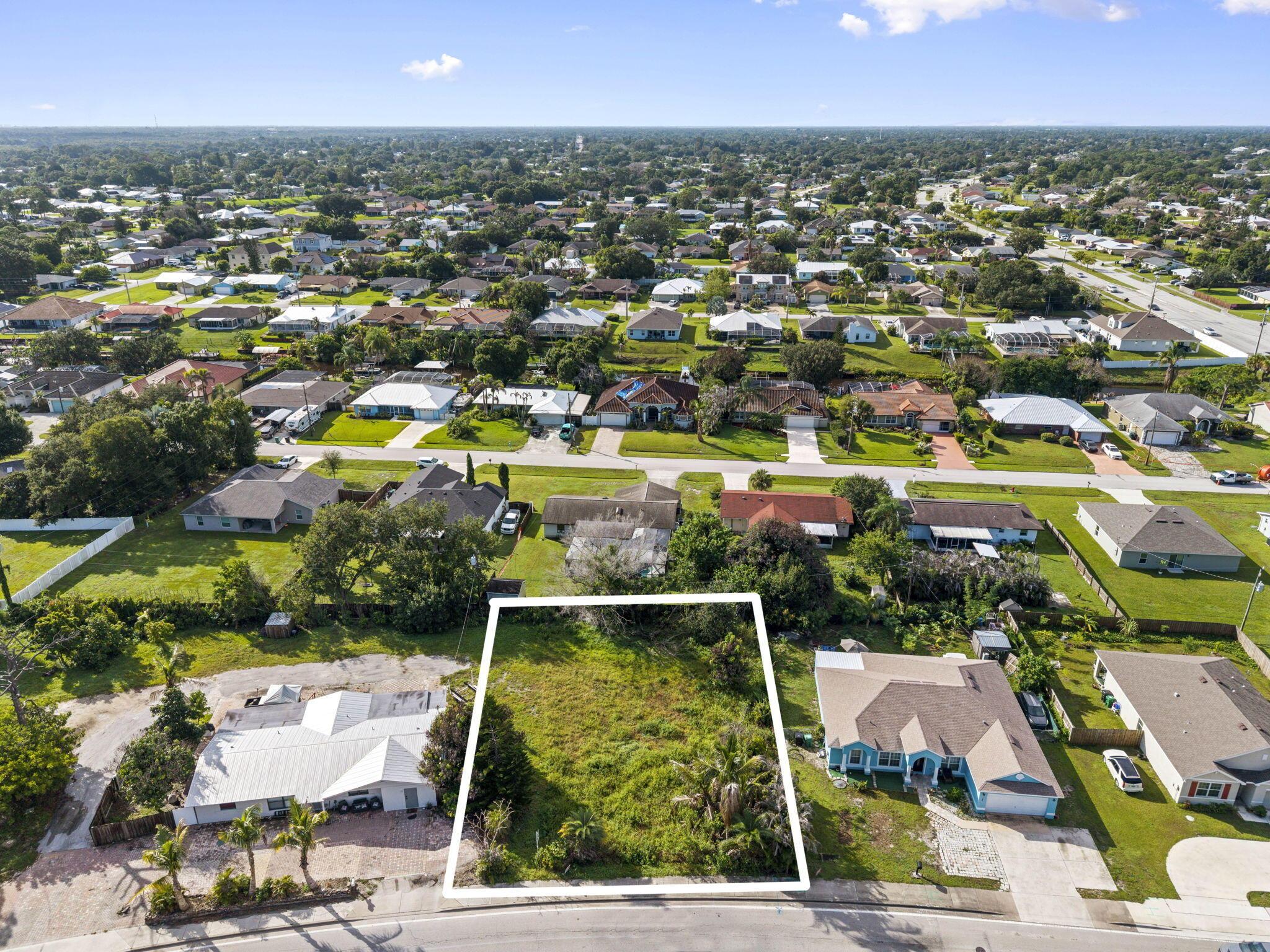 158 NE SAINT JAMES, Port St. Lucie, FL 34983, Port St. Lucie
