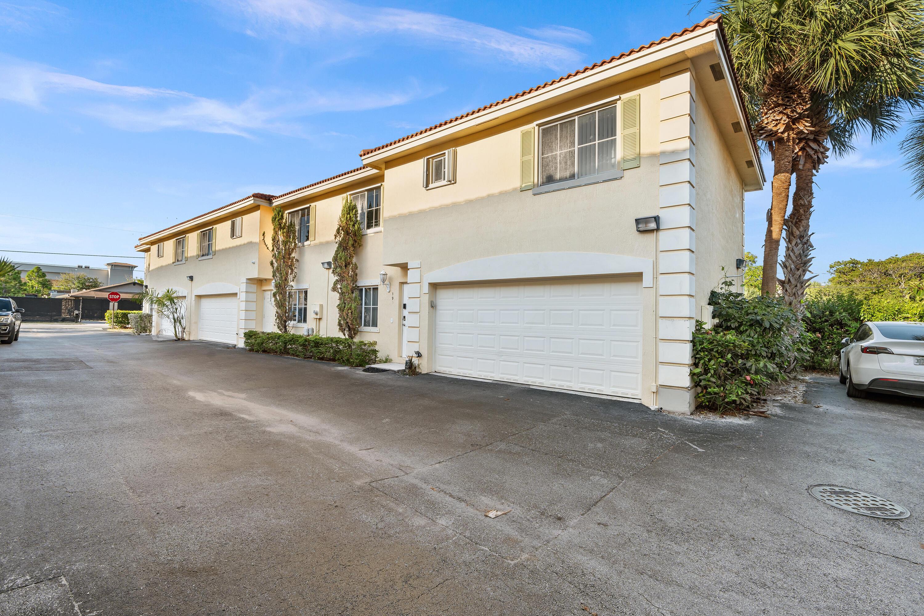 190 SE 2nd Street, Deerfield Beach, FL 33441, Deerfield Beach - Photo 2