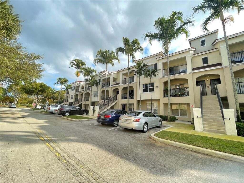 5820 W Sample Road 305, Coral Springs, FL 33063, Coral Springs