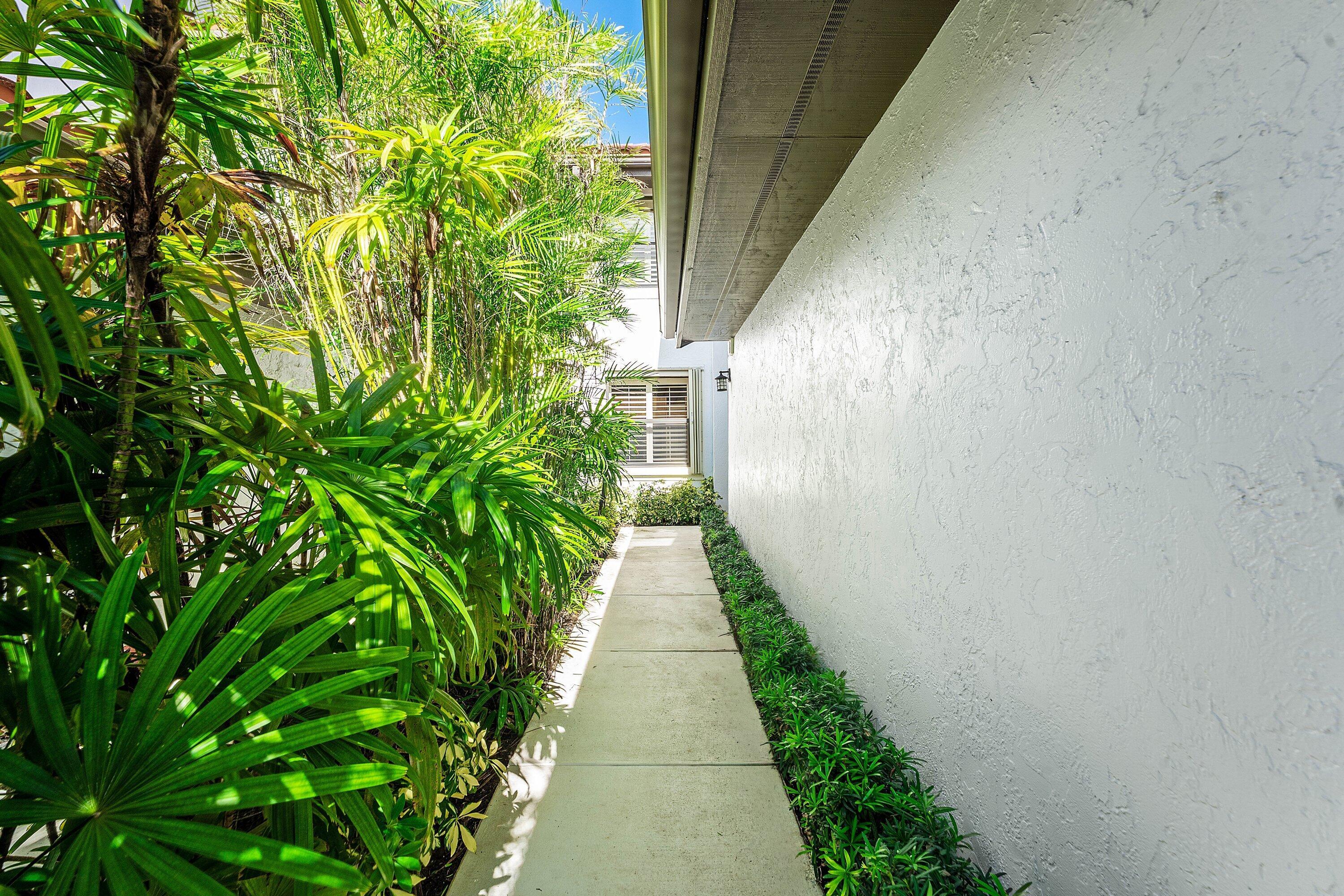 16648 TRADERS Crossing N 106, Jupiter, FL 33477, Jupiter - Photo 5