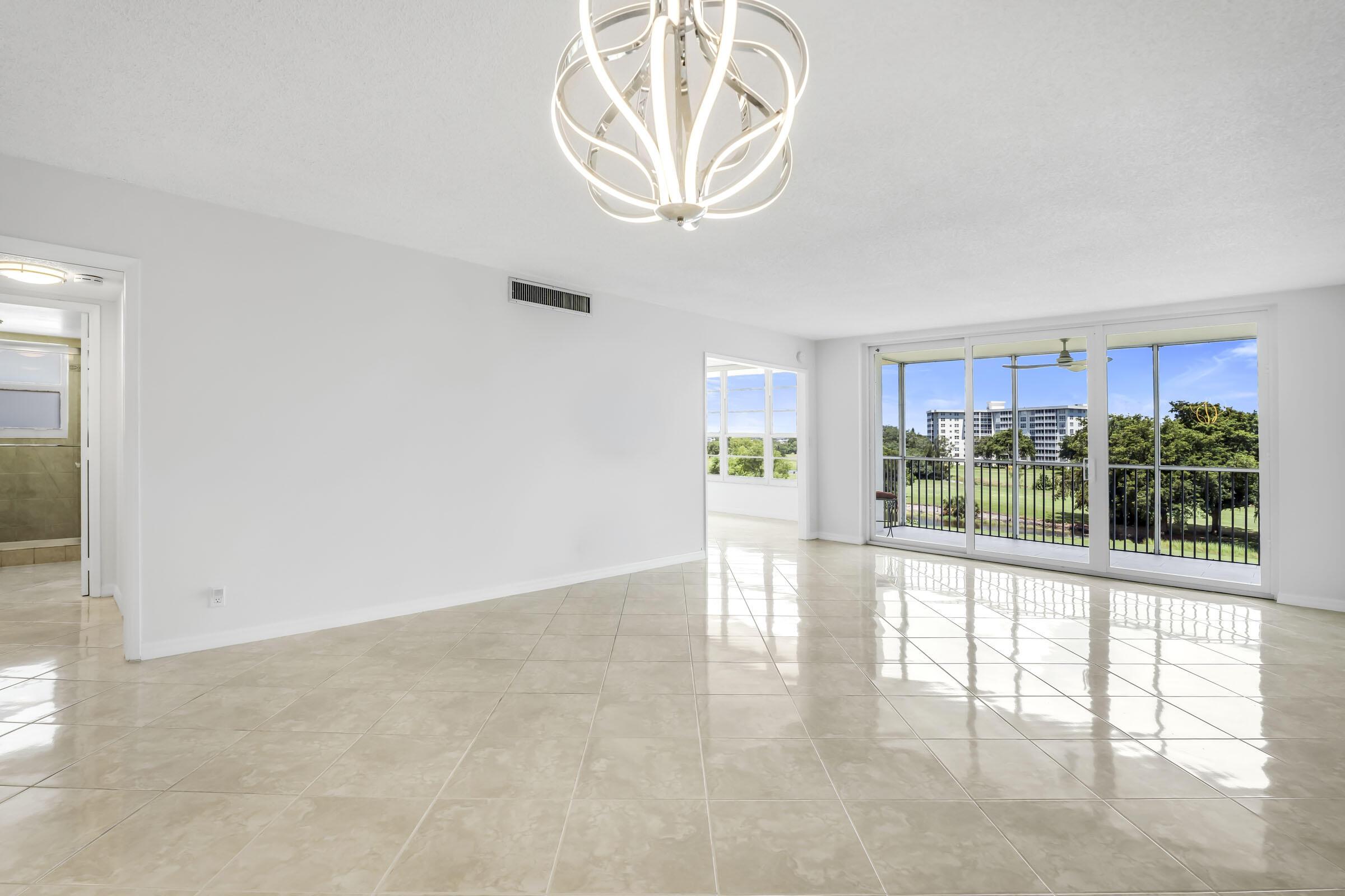 2651 S PALM AIRE Drive 410, Pompano Beach, FL 33069, Pompano Beach - Photo 4