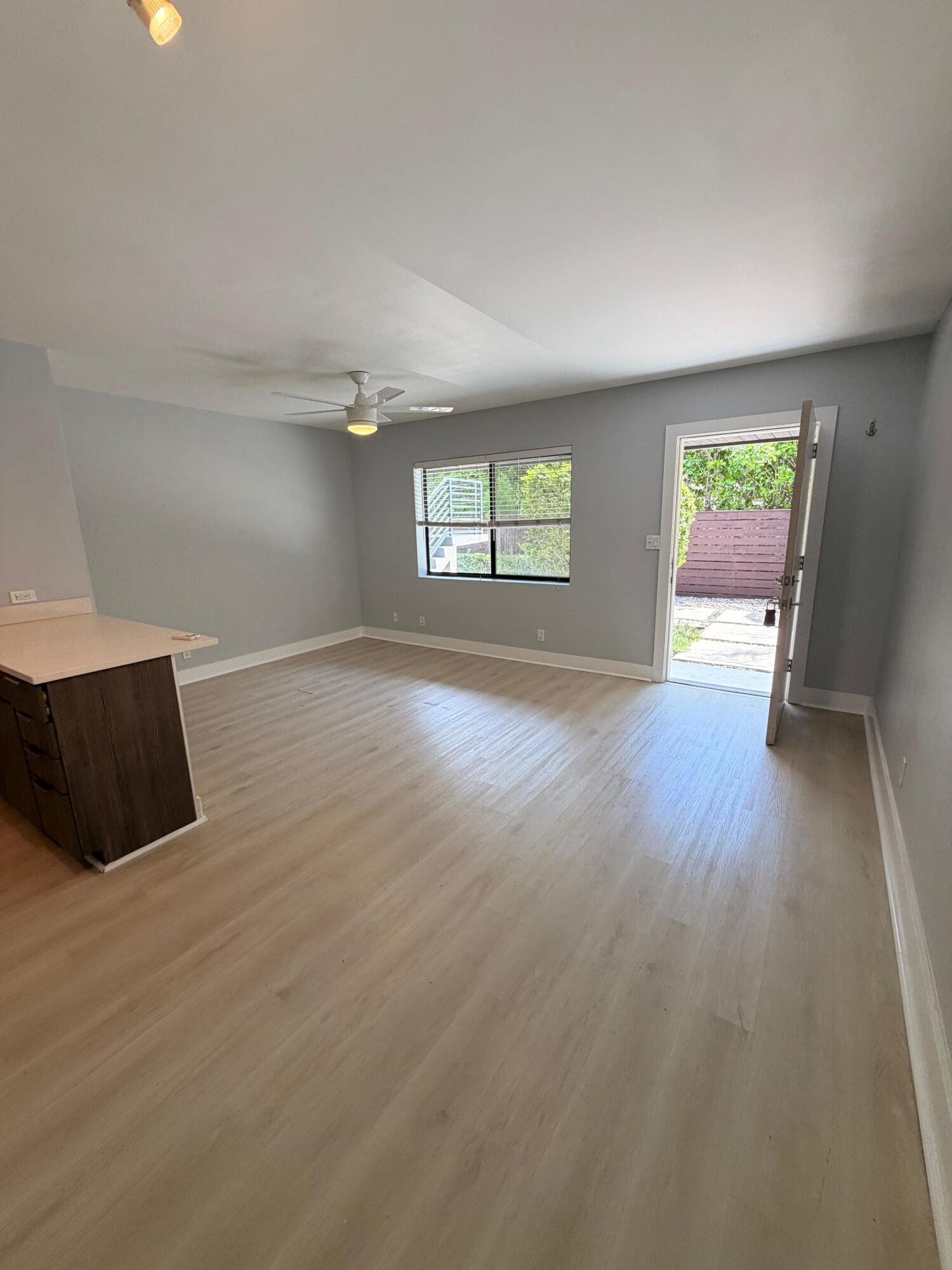 1273 NE 38th Street 3, Oakland Park, FL 33334, Oakland Park - Photo 3