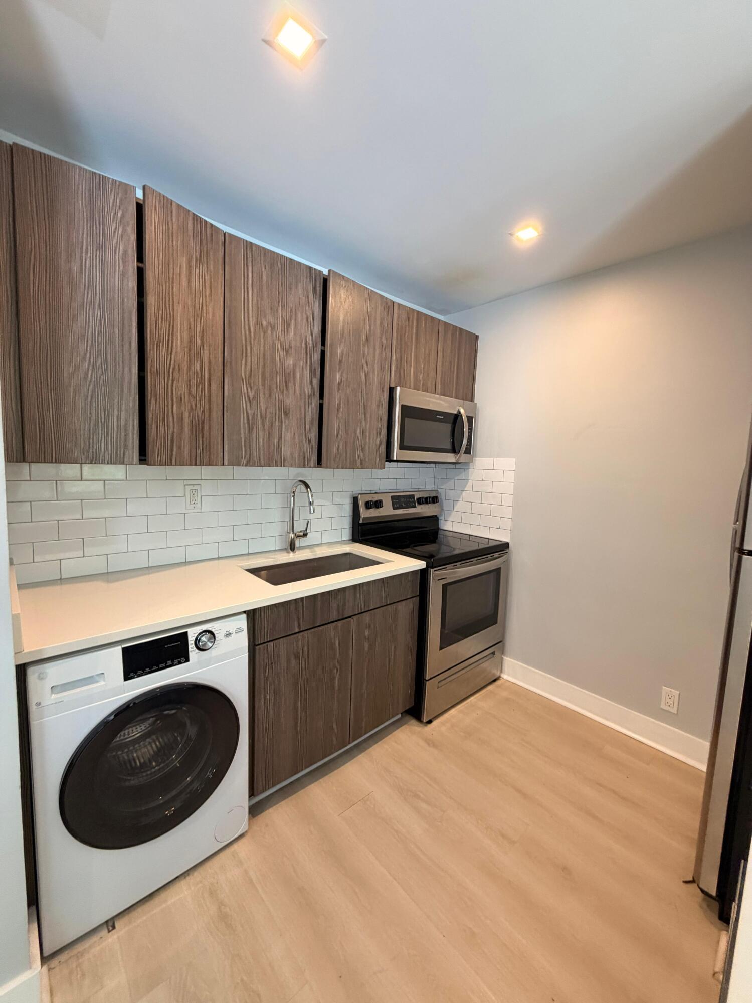 1273 NE 38th Street 3, Oakland Park, FL 33334, Oakland Park - Photo 5