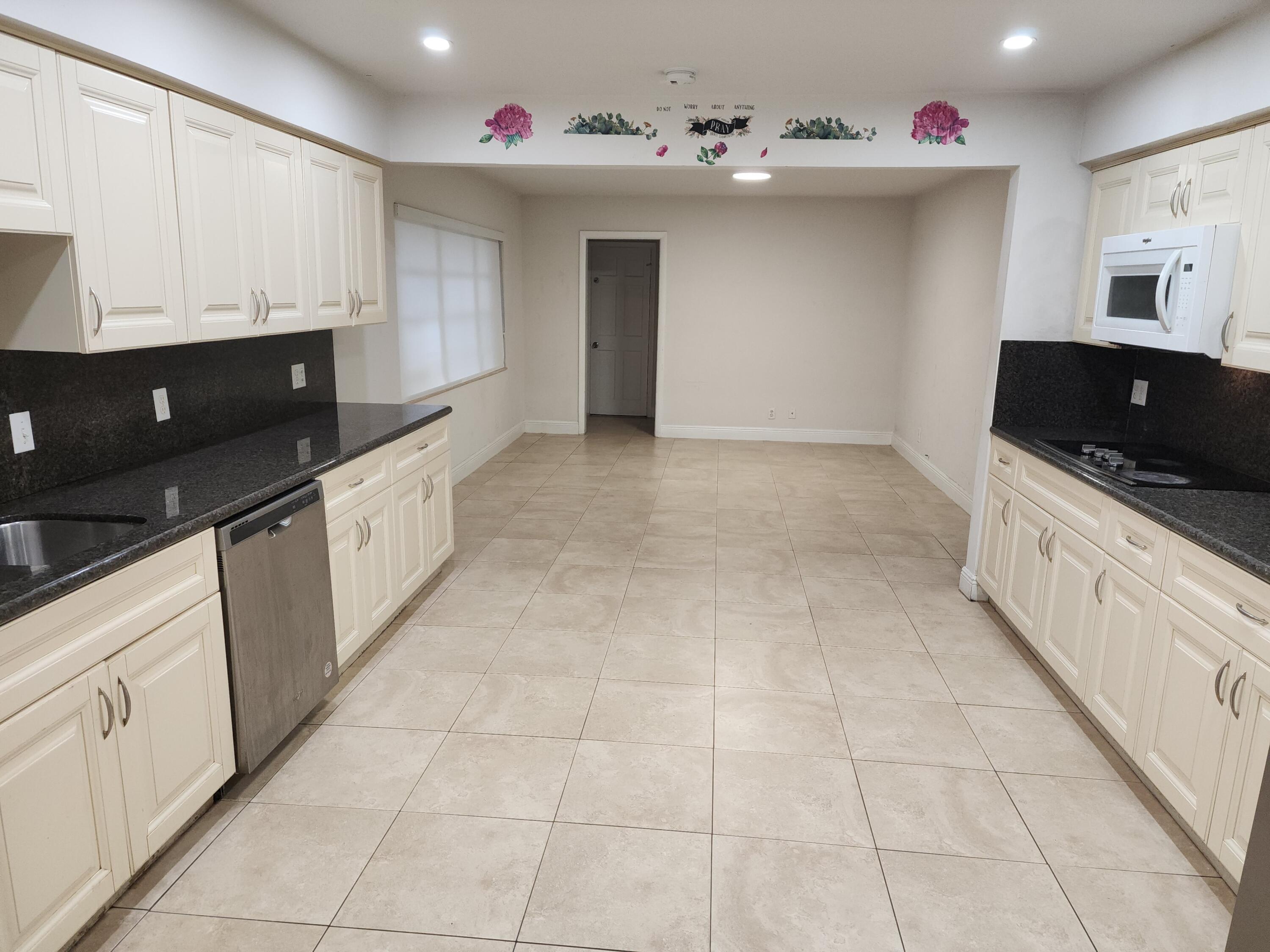 3560 NW 110th Avenue B, Coral Springs, FL 33065, Coral Springs - Photo 2
