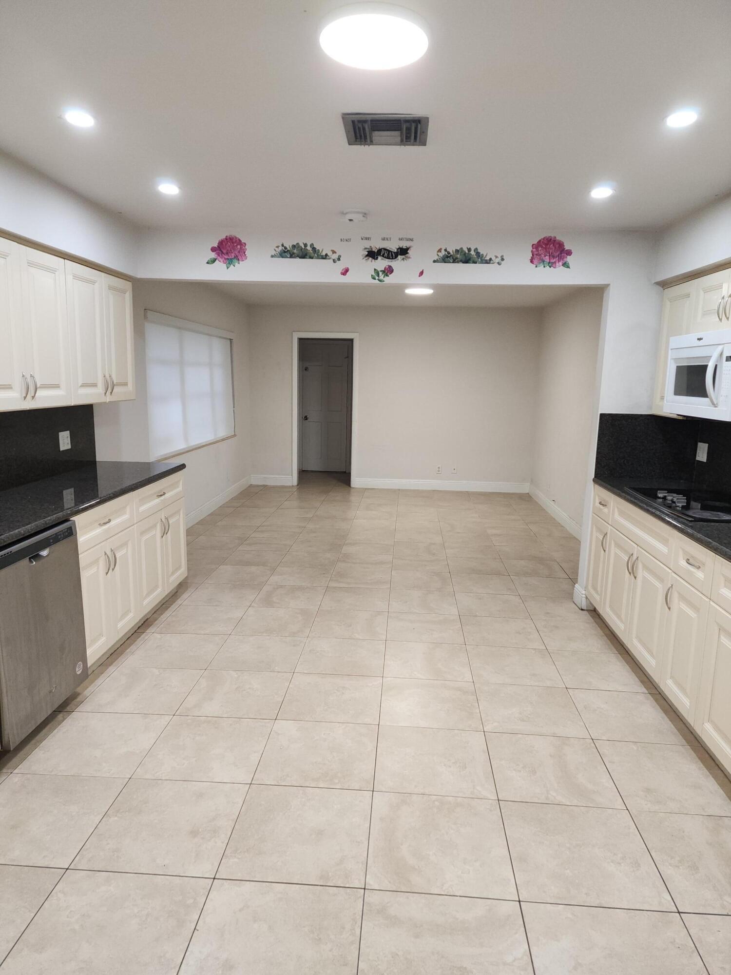 3560 NW 110th Avenue B, Coral Springs, FL 33065, Coral Springs - Photo 5