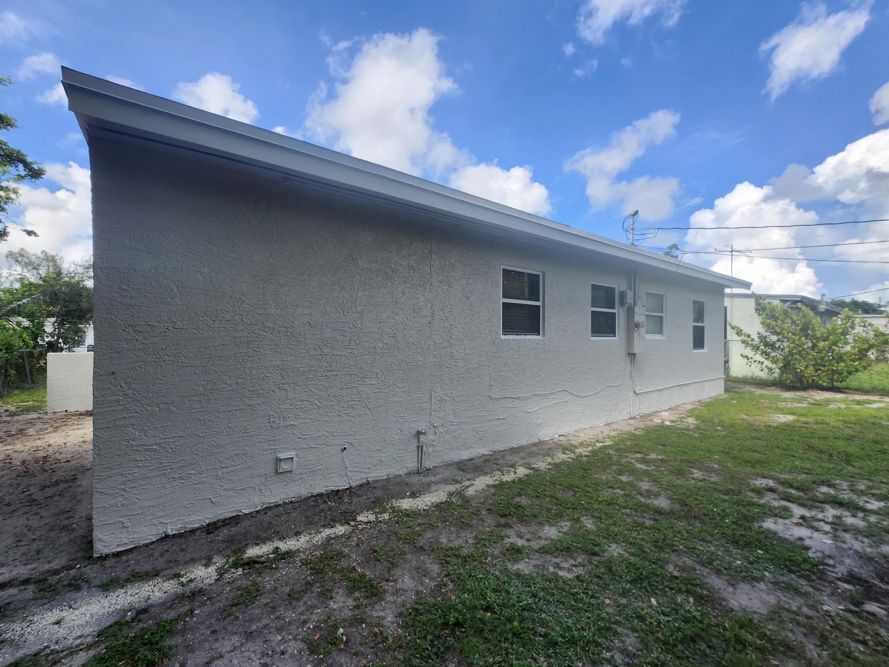 942 NW 12th Street, Fort Lauderdale, FL 33311, Fort Lauderdale - Photo 4