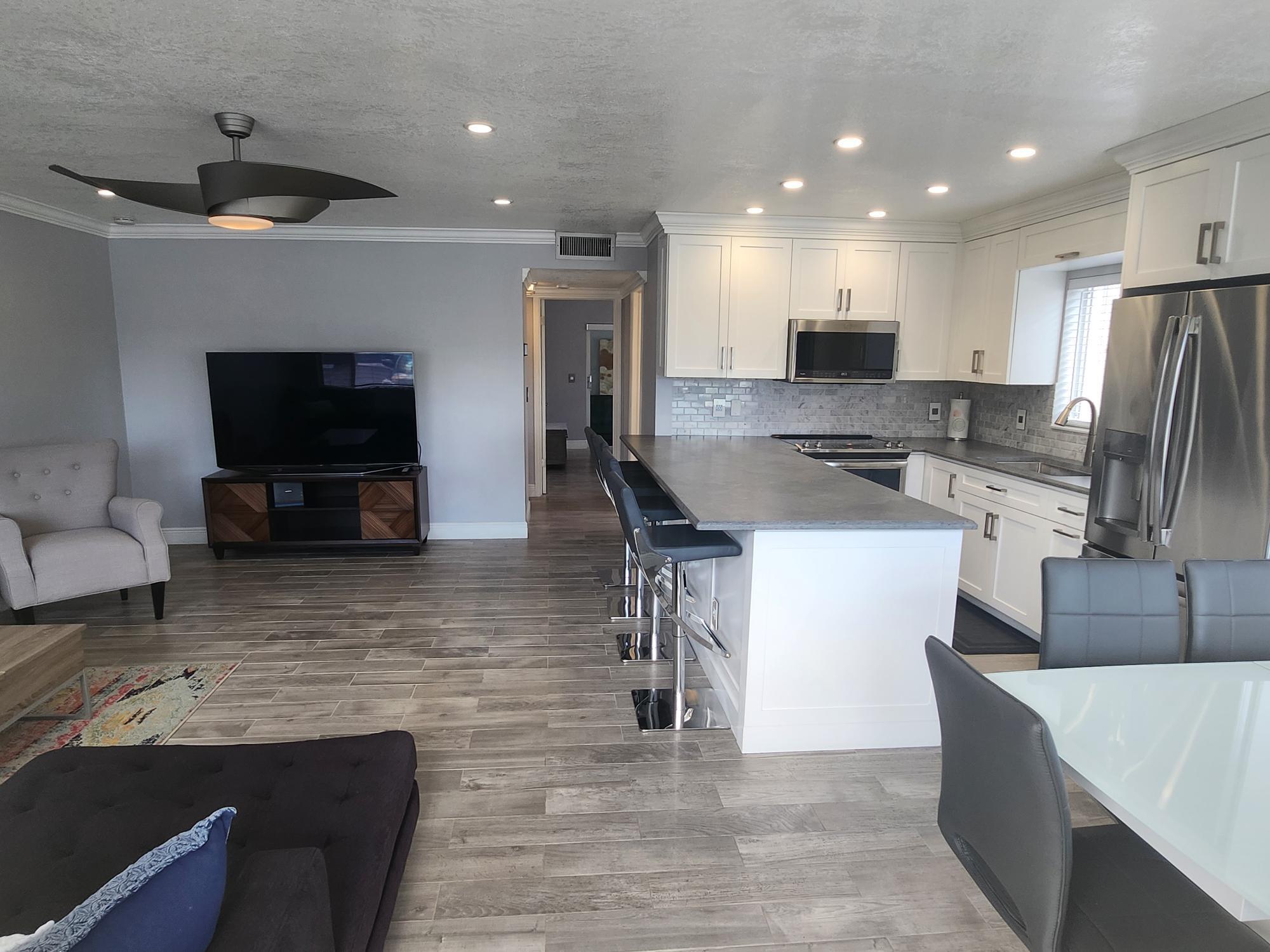 3000 Lake Osborne Drive 111, Lake Worth, FL 33461, Lake Worth - Photo 2