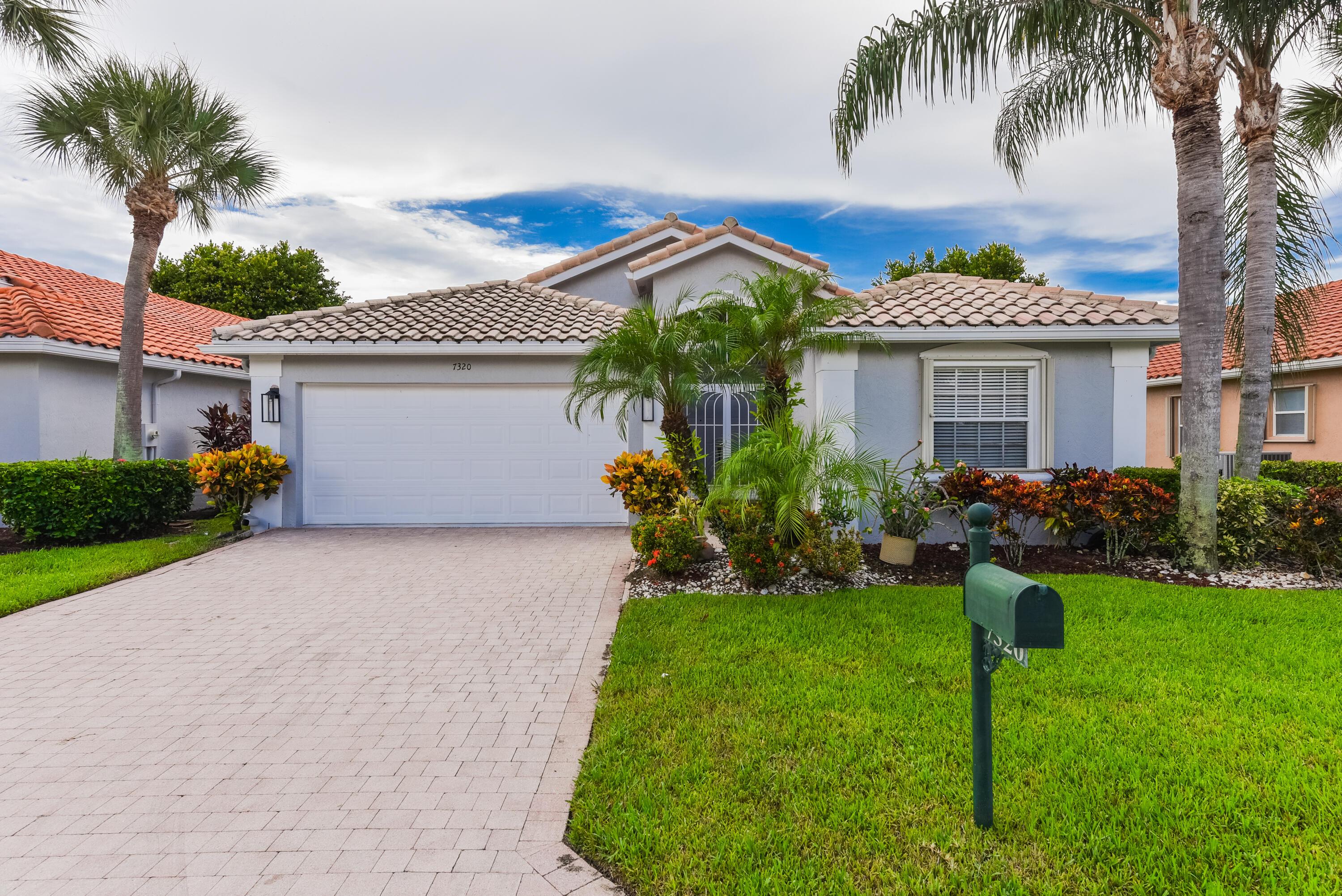 7320 Lombardy Street, Boynton Beach, FL 33472, Boynton Beach - Photo 3