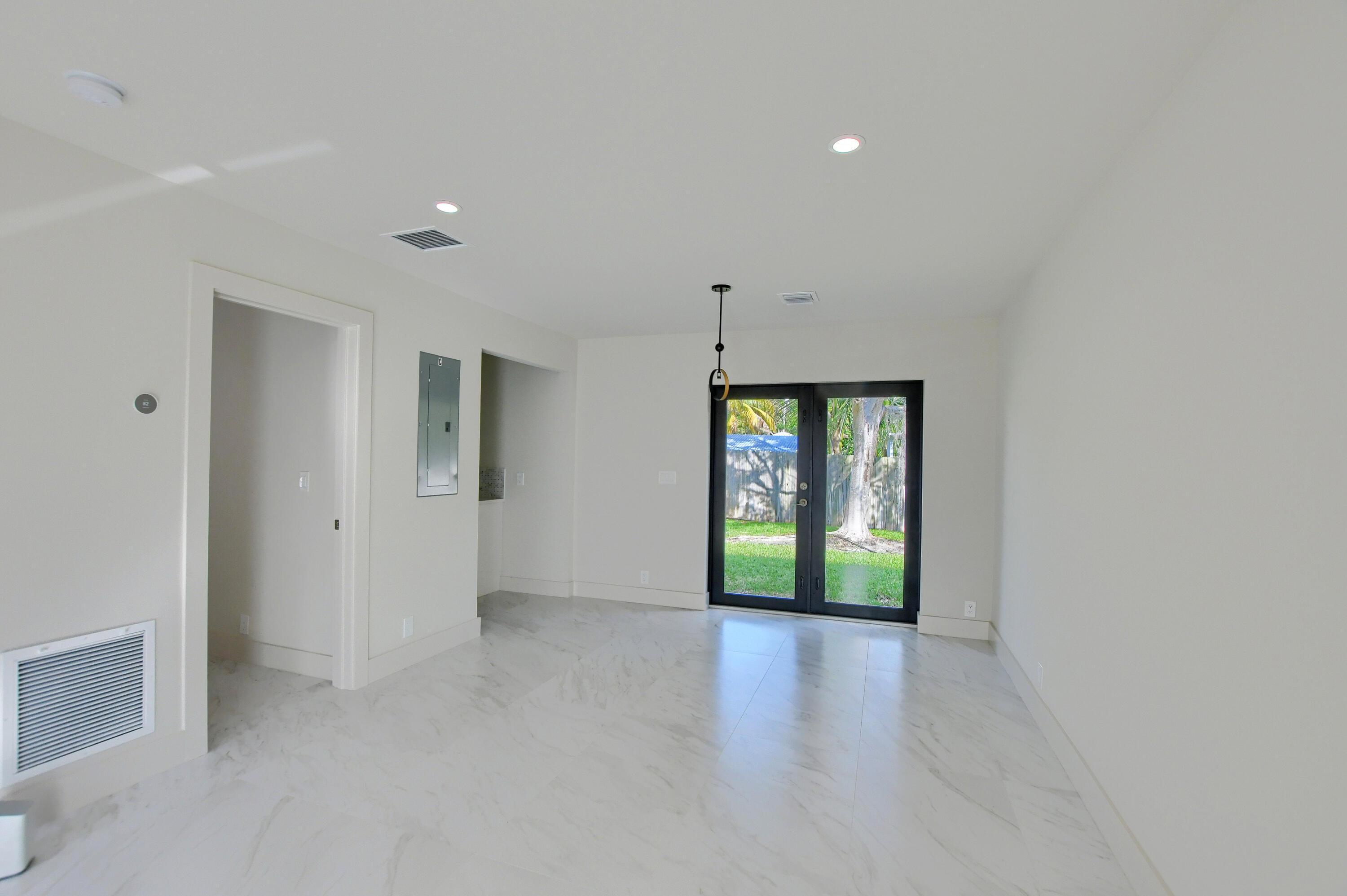 2503 OCEANVIEW Avenue C, Delray Beach, FL 33444, Delray Beach - Photo 2