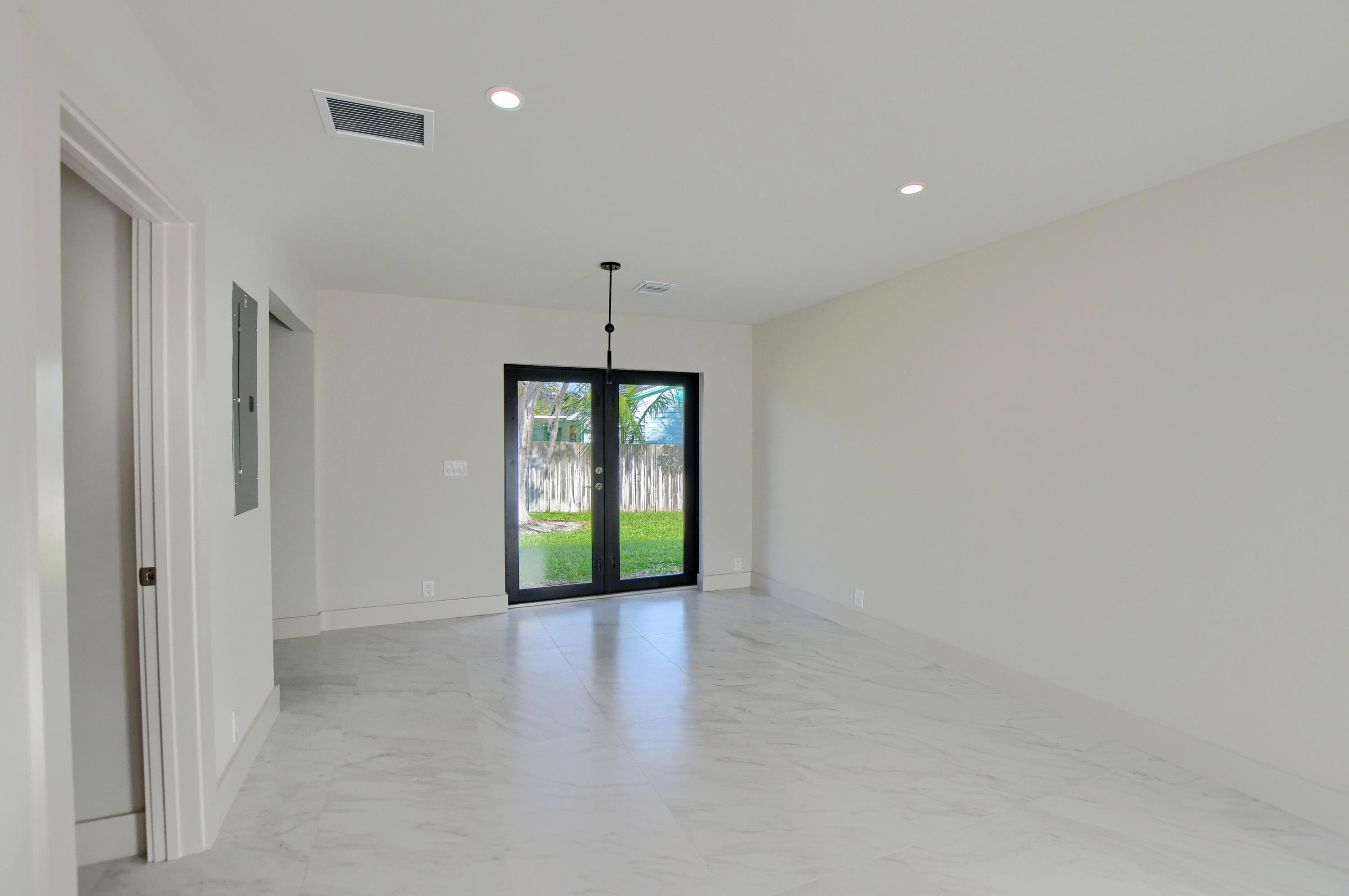 2503 OCEANVIEW Avenue C, Delray Beach, FL 33444, Delray Beach - Photo 3
