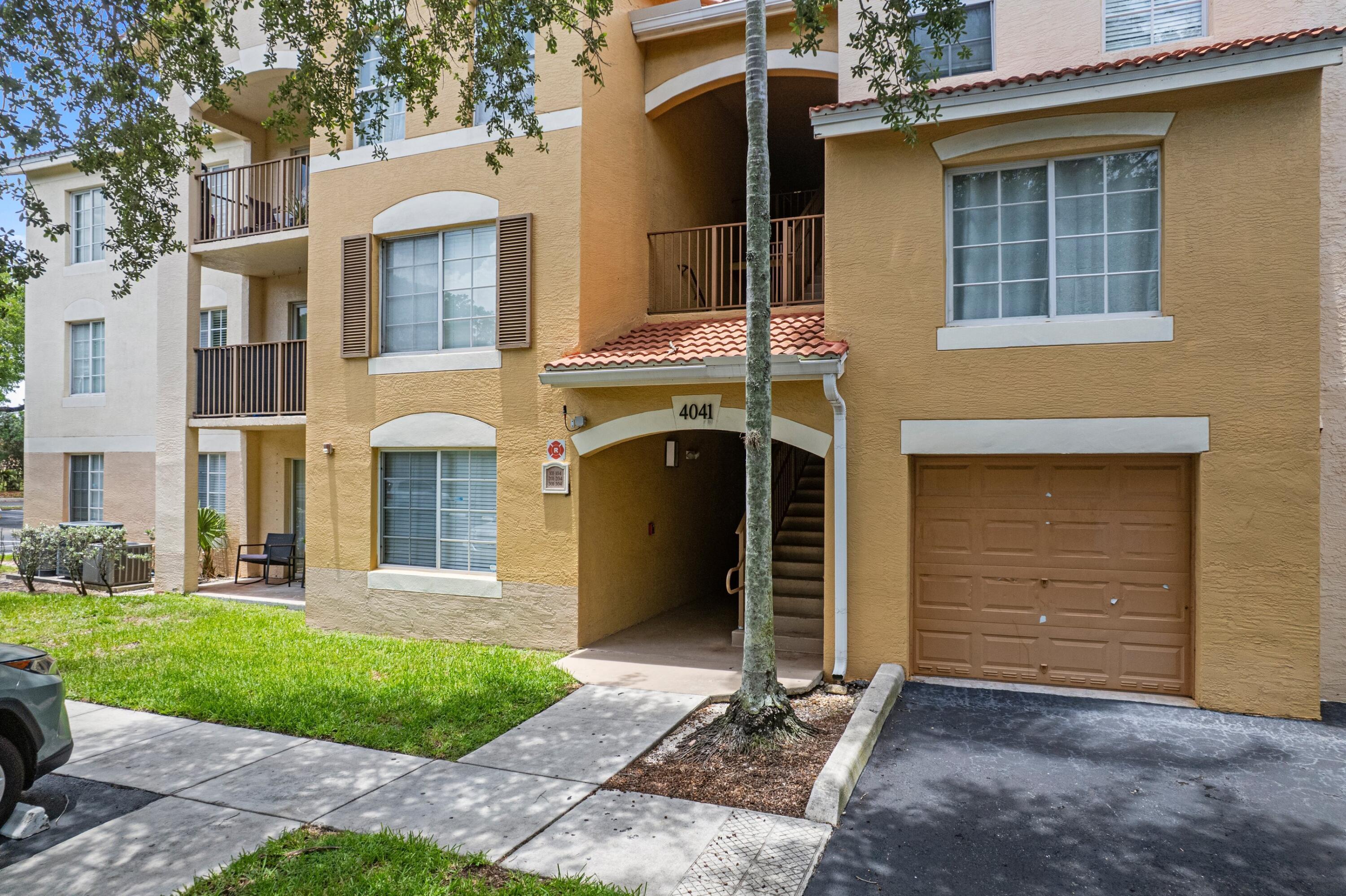 4041 SAN MARINO Boulevard 202, West Palm Beach, FL 33409, West Palm Beach - Photo 3