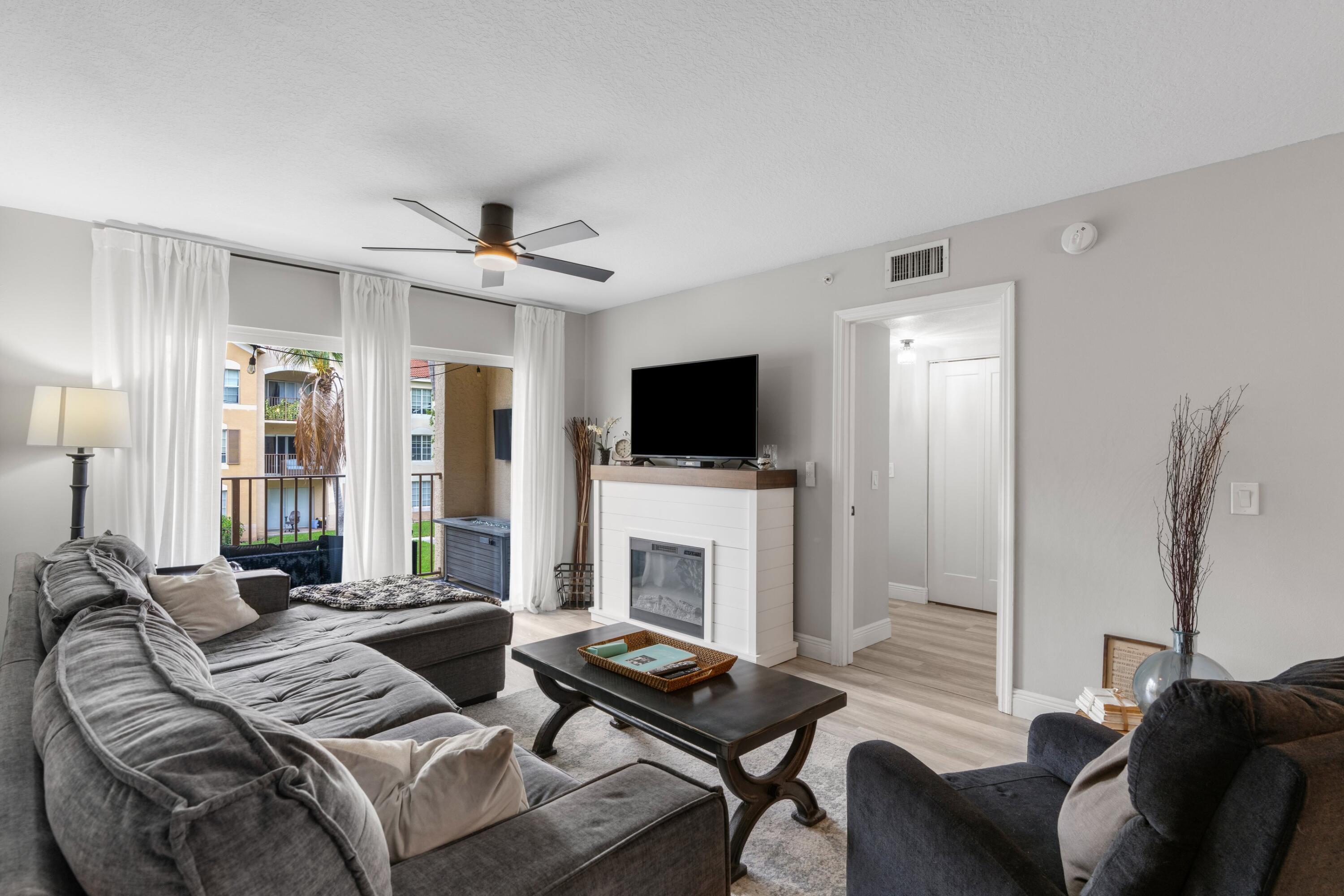 4041 SAN MARINO Boulevard 202, West Palm Beach, FL 33409, West Palm Beach - Photo 4