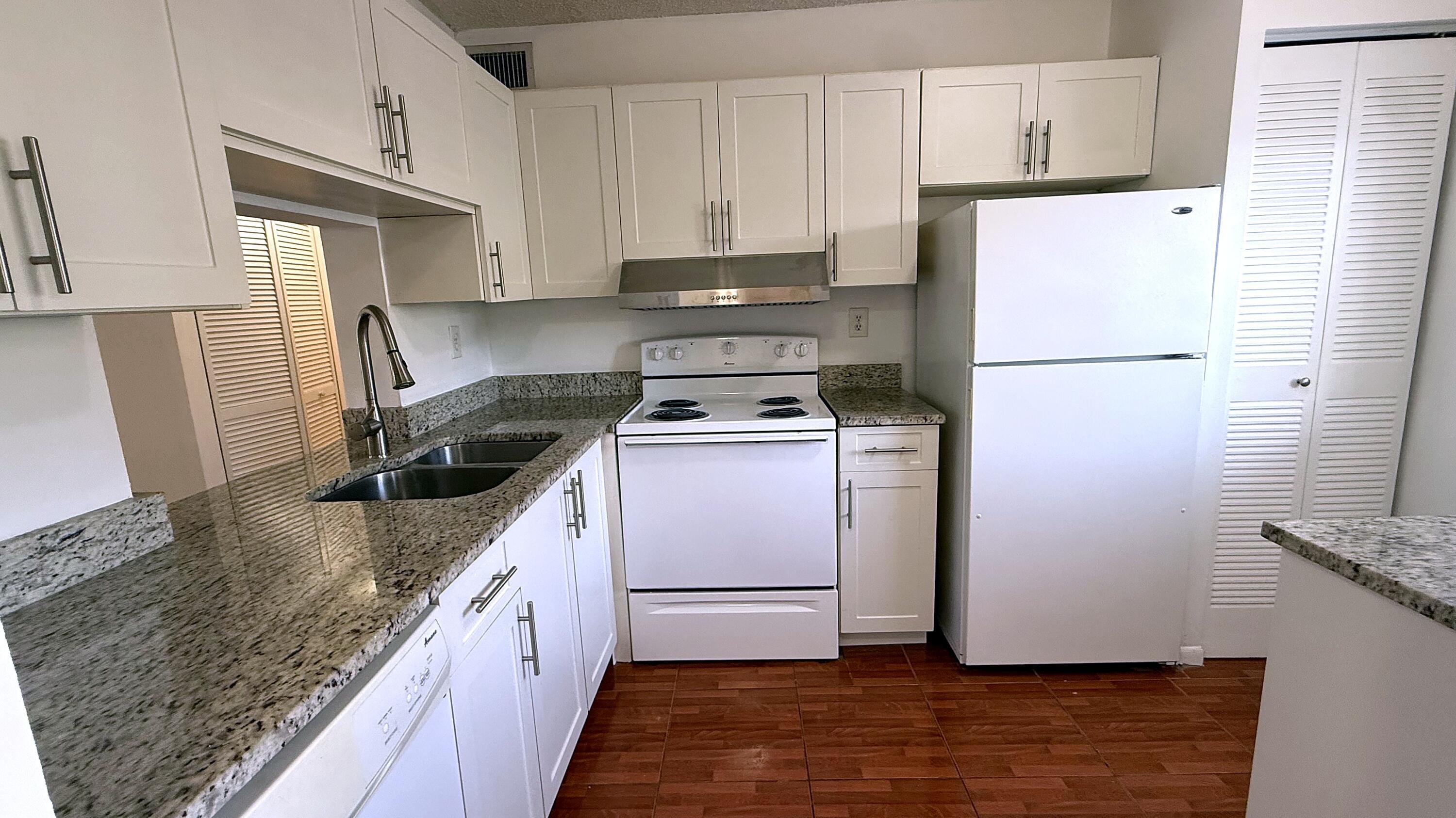 114 NW 60TH Avenue 3-1, Margate, FL 33063, Margate - Photo 2
