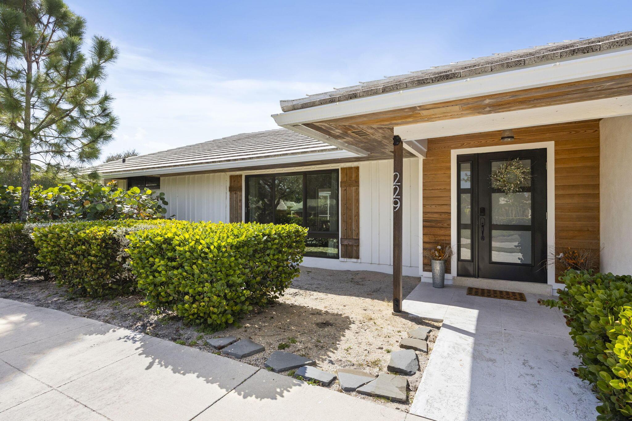 229 Fairway W, Tequesta, FL 33469, Tequesta - Photo 5