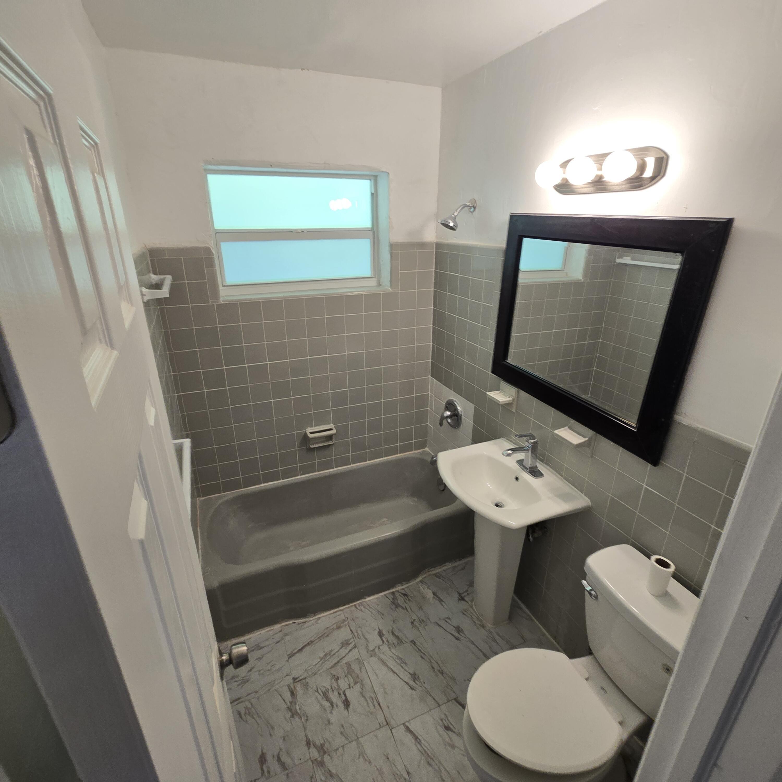 830 SW 14th Street 2, Pompano Beach, FL 33060, Pompano Beach - Photo 5