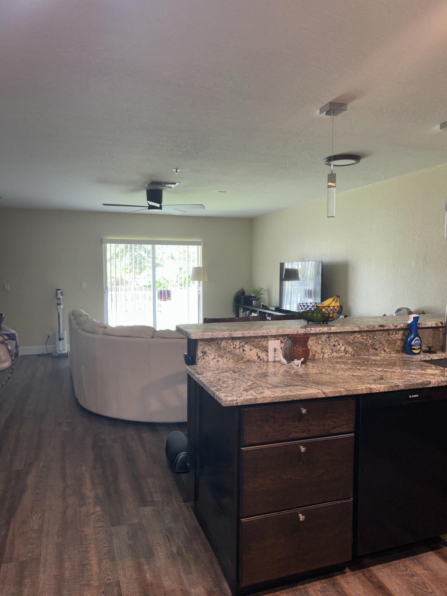 465 SE Bloxham Way SE, Stuart, FL 34997, Stuart - Photo 5