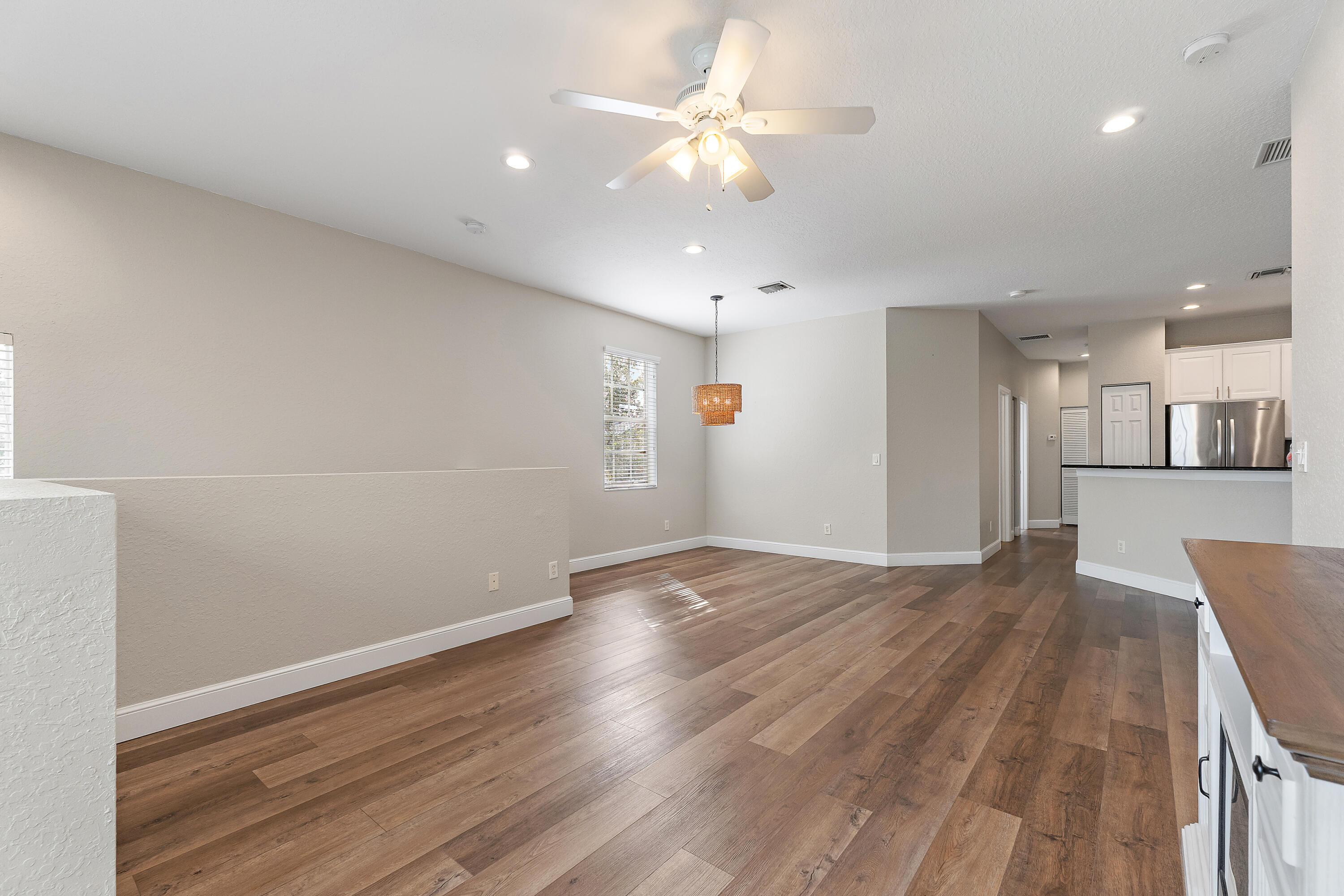 1561 SE Wilshire Place 204, Stuart, FL 34994, Stuart - Photo 3