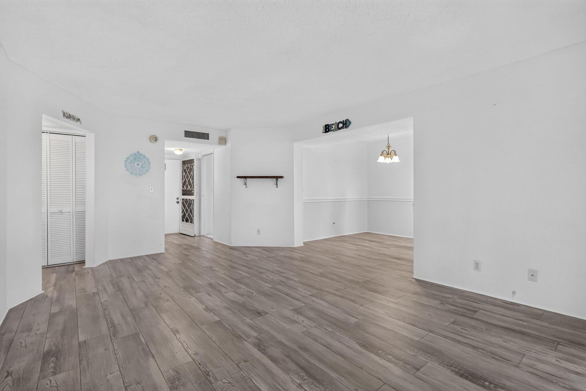 3524 Via Poinciana Apt 104, Lake Worth, FL 33467, Lake Worth - Photo 5