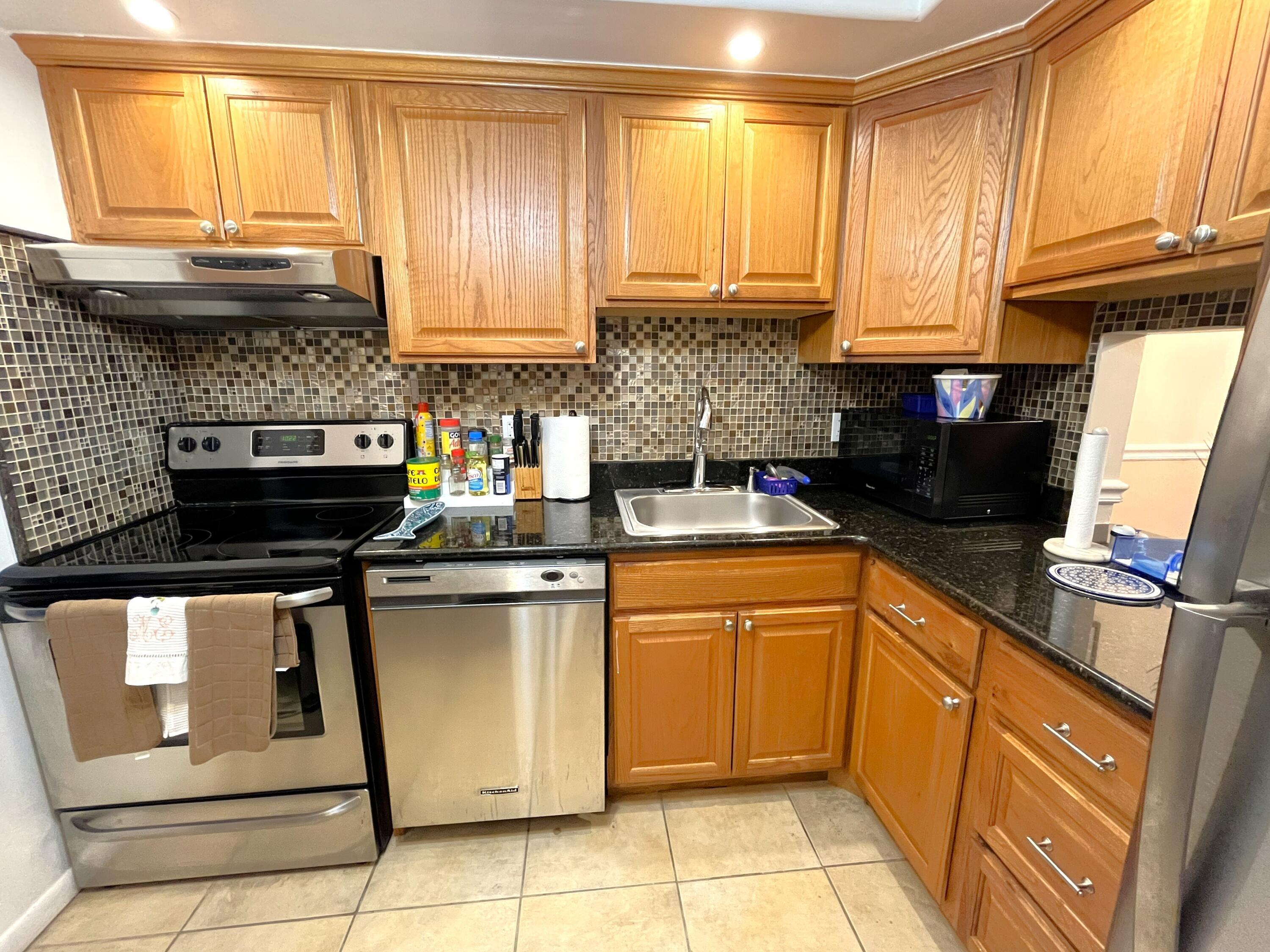 7837 Golf Circle Drive 206, Margate, FL 33063, Margate - Photo 5