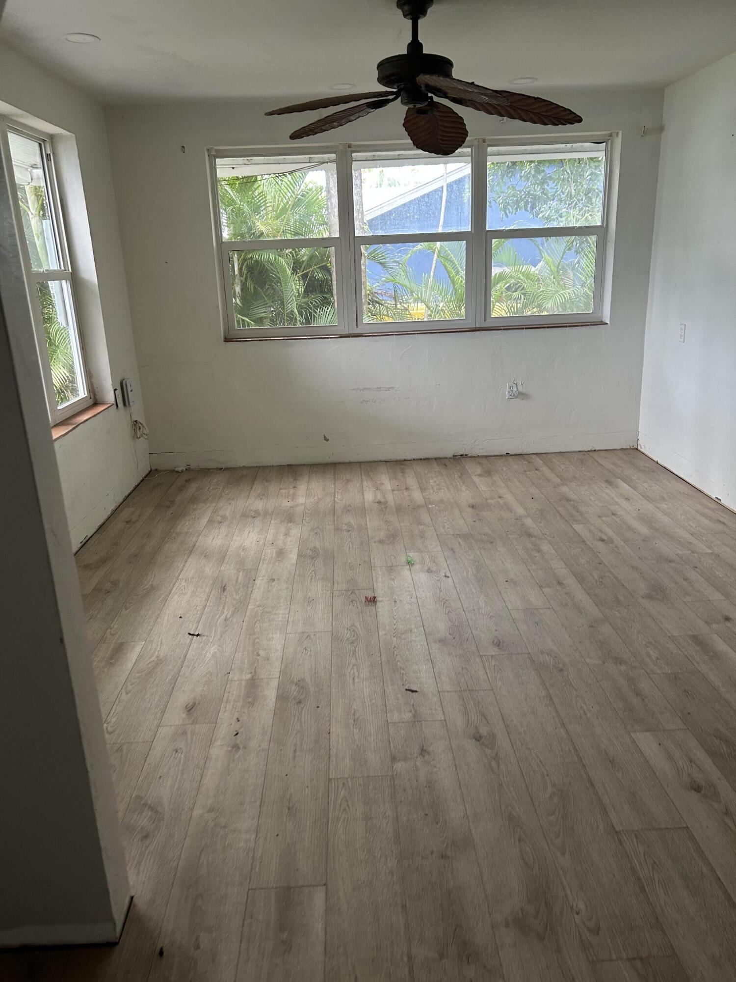 67 W North Shore Avenue, North Fort Myers, FL 33903, North Fort Myers - Photo 3