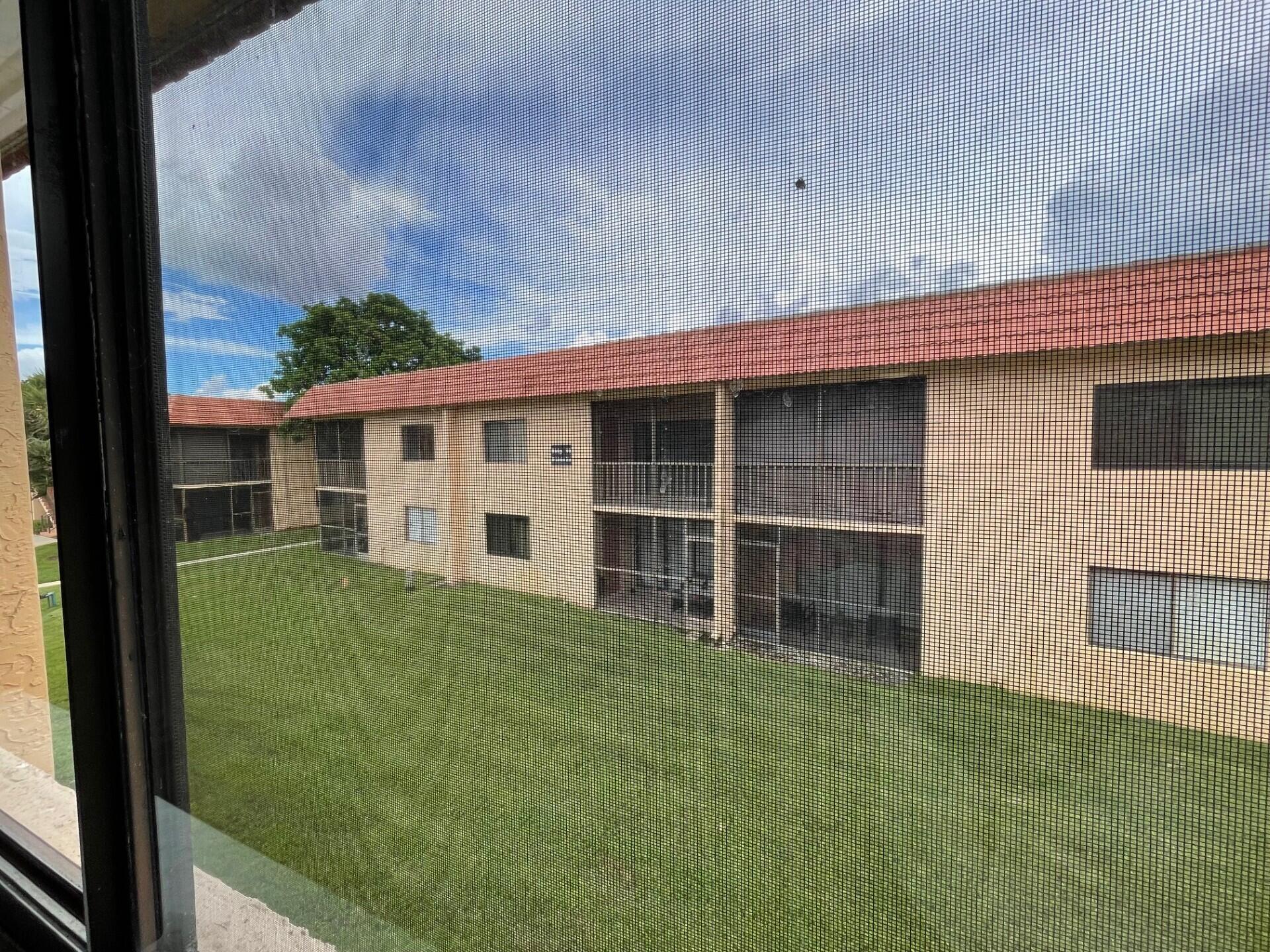 158 Lakeview Drive 202, Weston, FL 33326, Weston - Photo 5