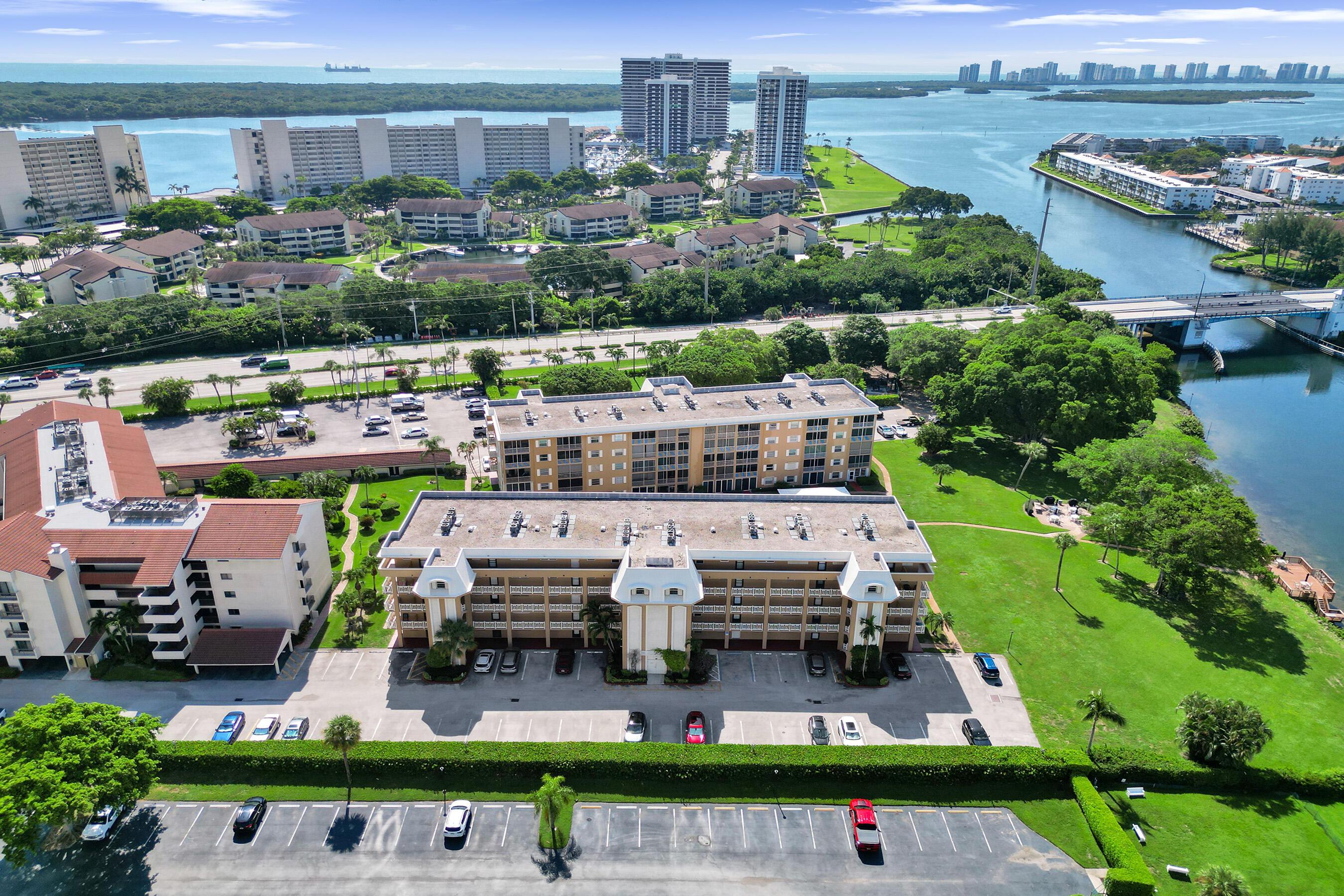 308 GOLFVIEW Road 406, North Palm Beach, FL 33408, North Palm Beach - Photo 2
