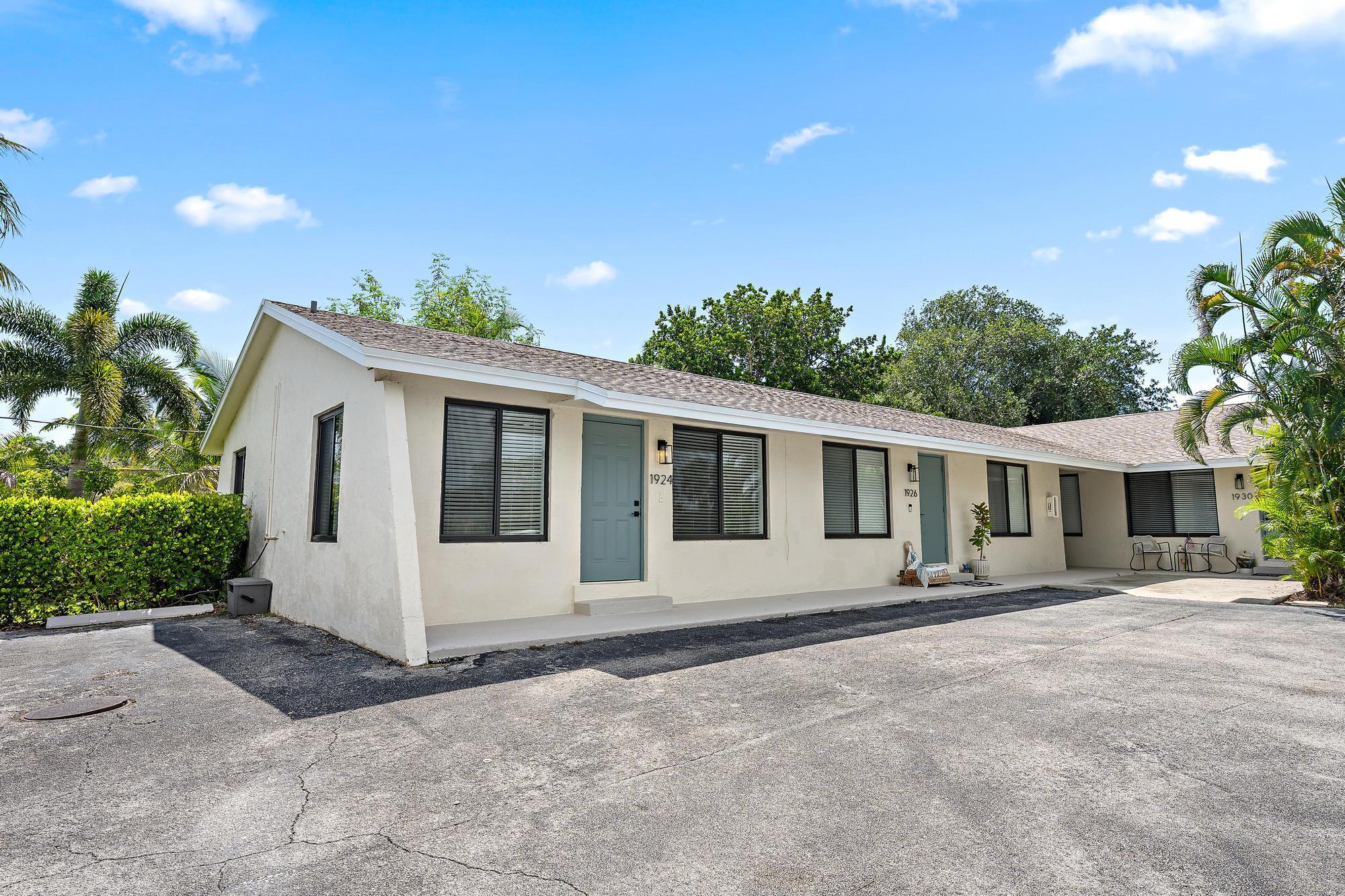 1924 Service Road, North Palm Beach, FL 33408, North Palm Beach - Photo 2