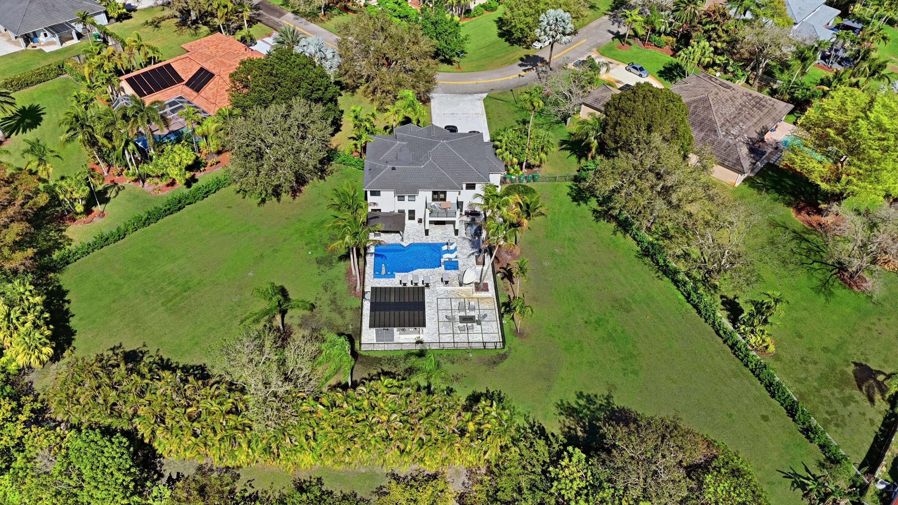 3541 Carlton Lane, Davie, FL 33330, Davie - Photo 2