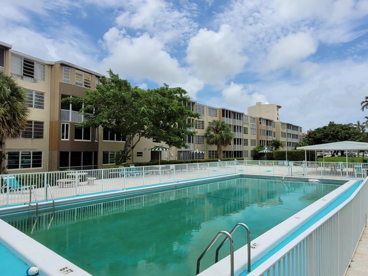 1660 NE 191ST Street 308-1, Miami, FL 33179, Miami - Photo 2