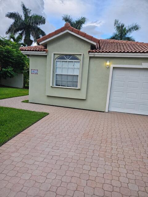 10627 NW 7TH Street, Pembroke Pines, FL 33026, Pembroke Pines