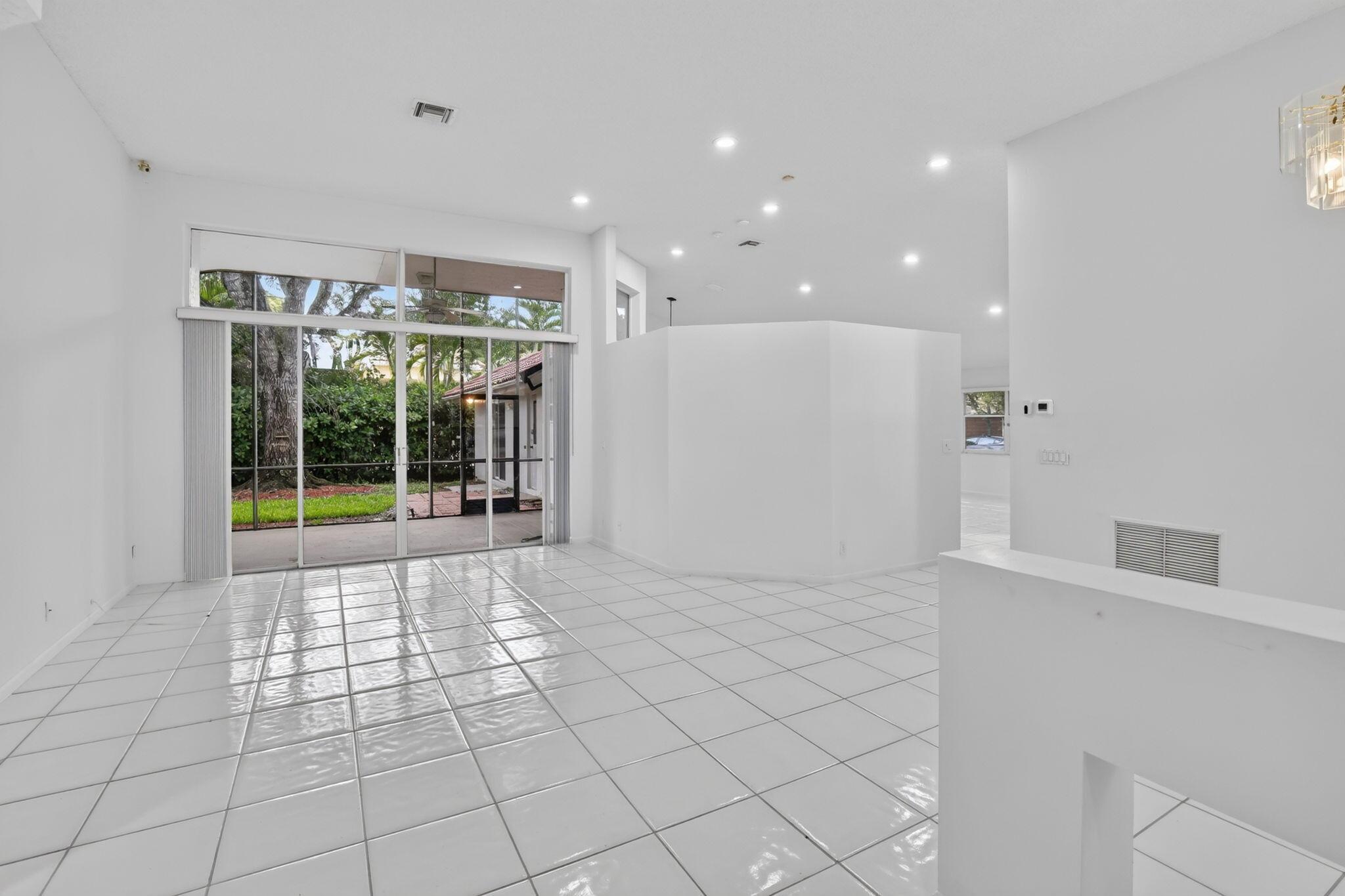 924 SPOONBILL Circle, Weston, FL 33326, Weston - Photo 3