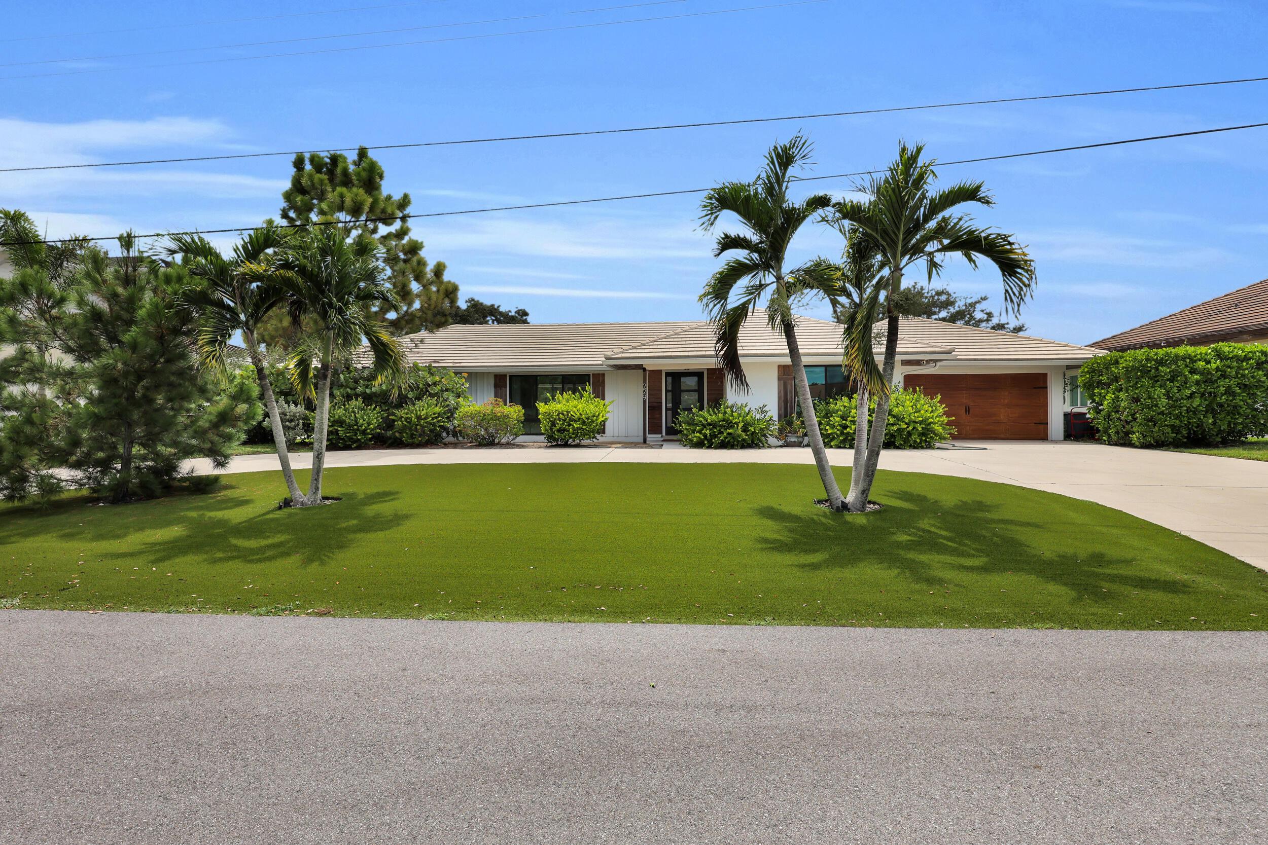 229 Fairway W, Tequesta, FL 33469, Tequesta - Photo 2