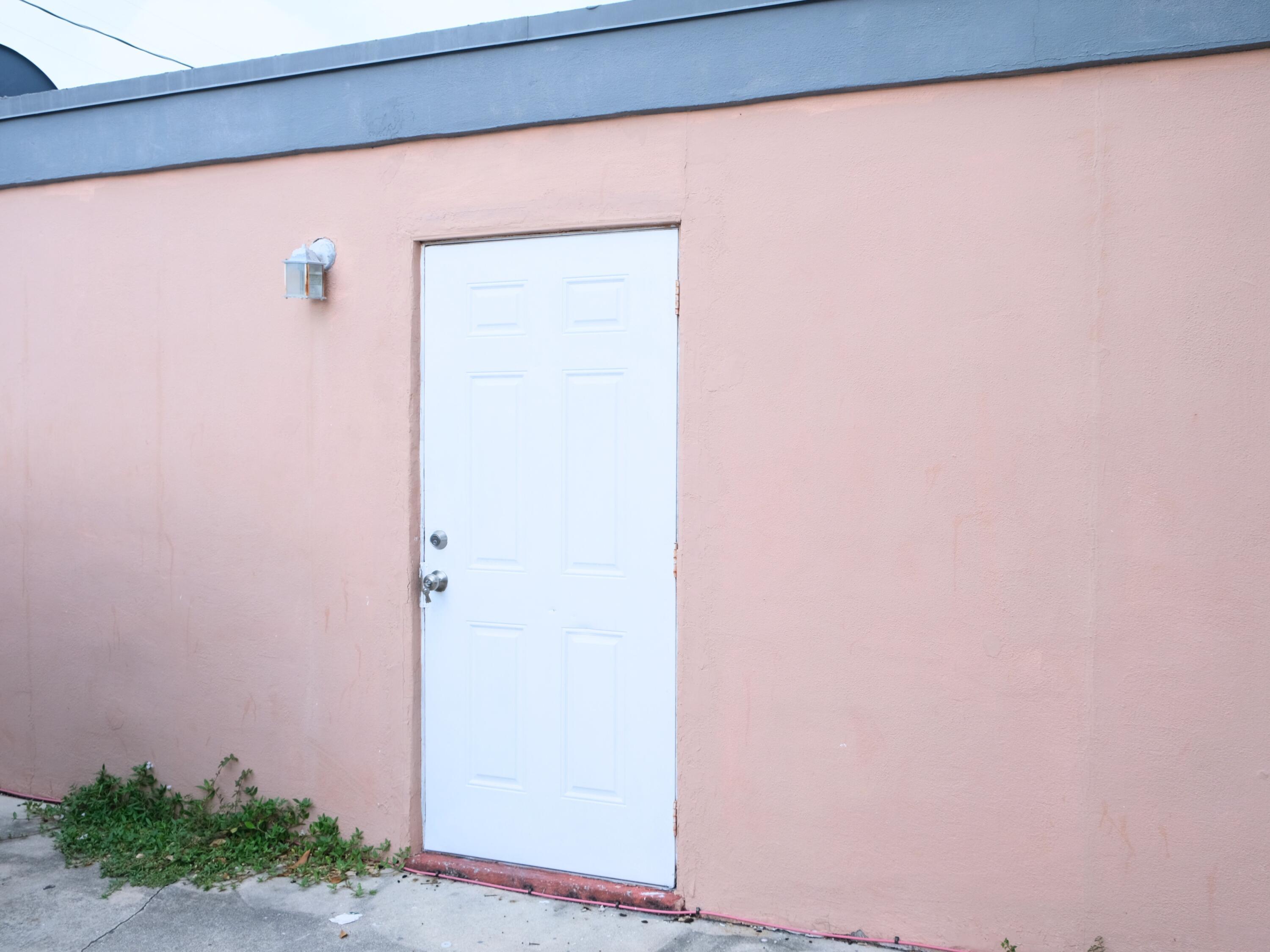 438 ROSELAND Drive studio 2, West Palm Beach, FL 33405, West Palm Beach