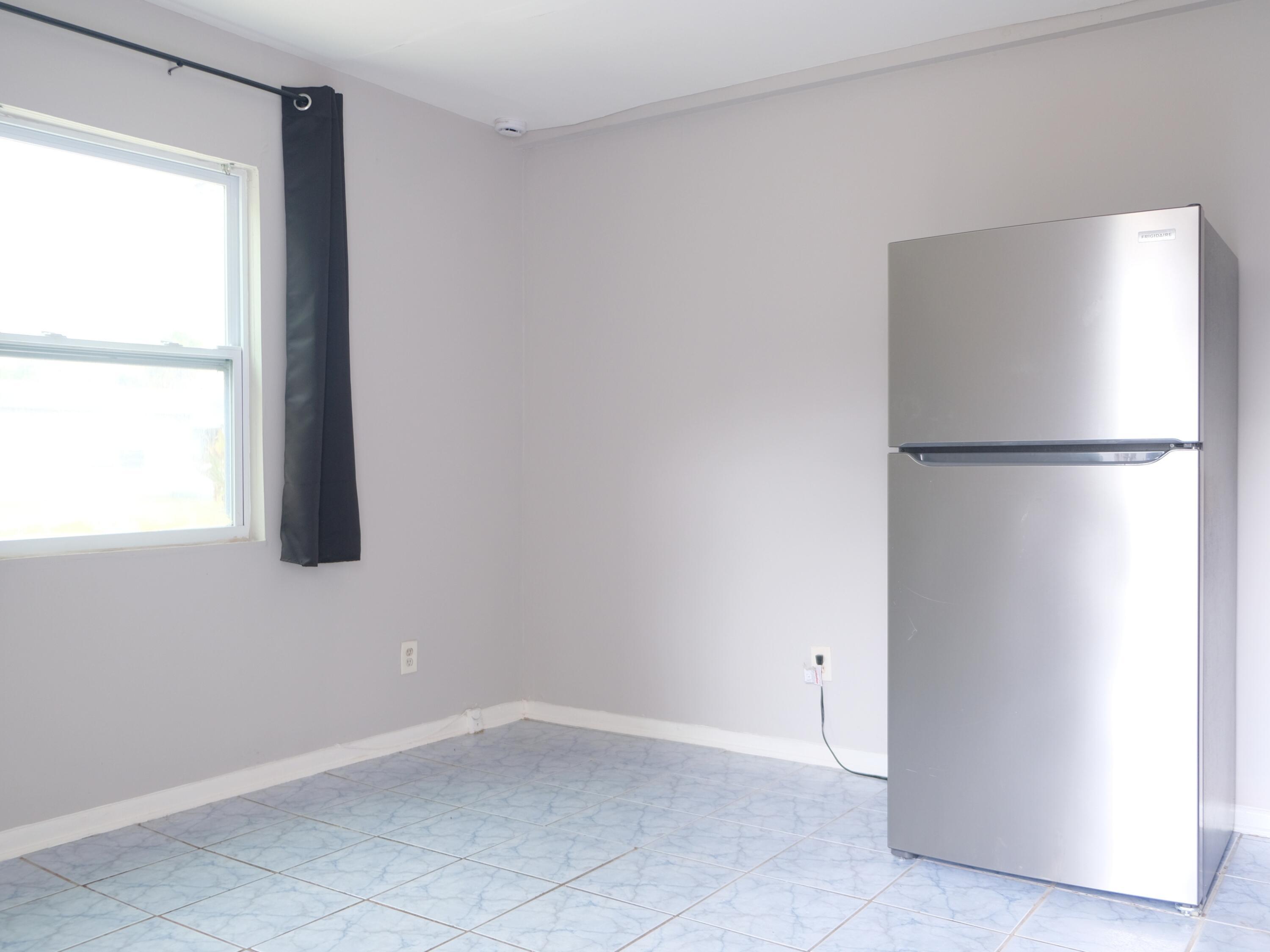 438 ROSELAND Drive studio 2, West Palm Beach, FL 33405, West Palm Beach - Photo 2