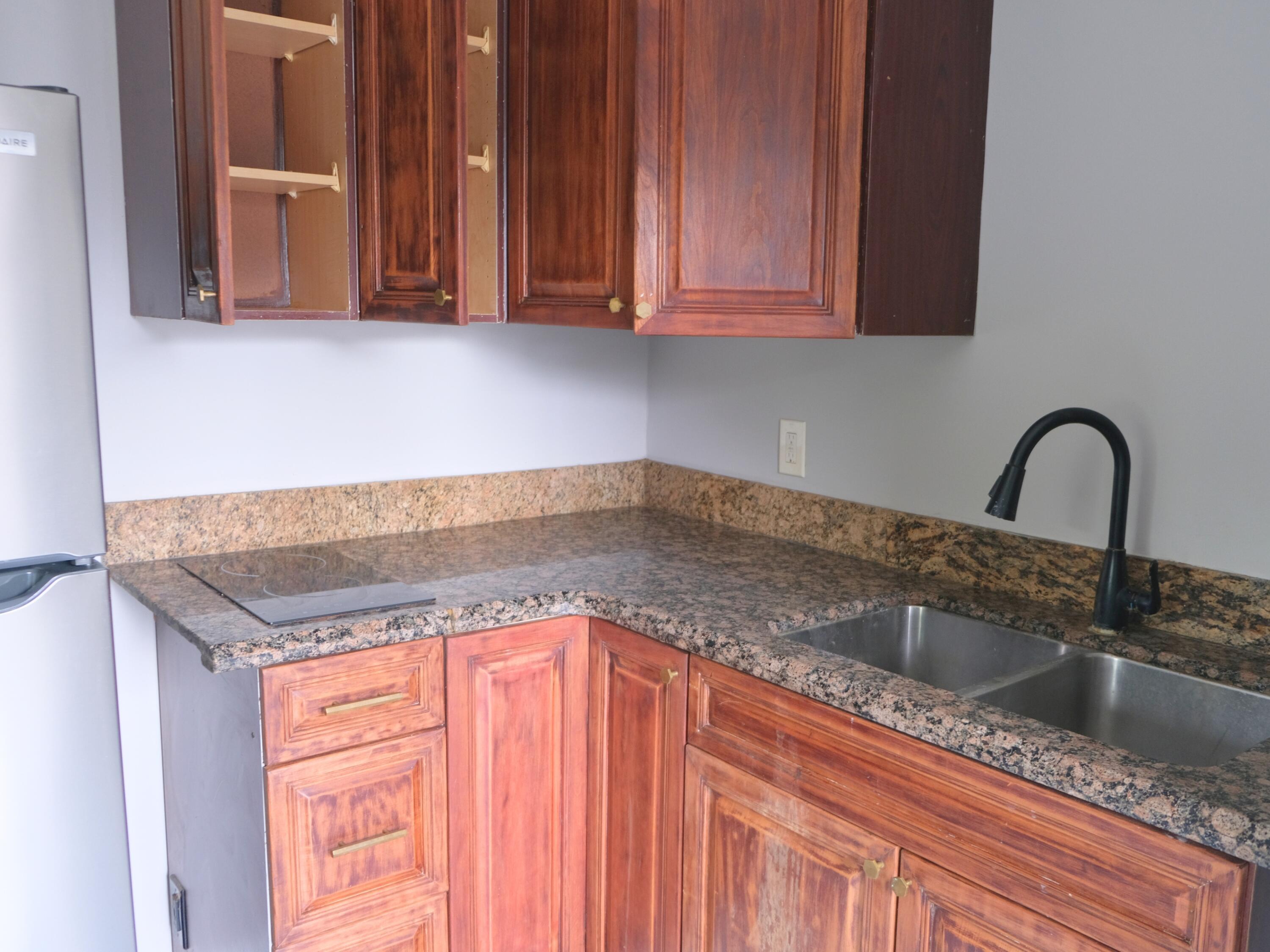 438 ROSELAND Drive studio 2, West Palm Beach, FL 33405, West Palm Beach - Photo 5