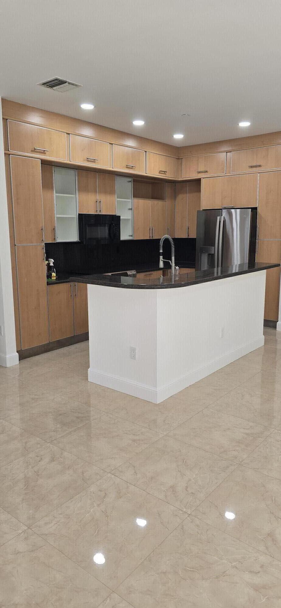 635 NE 11th Avenue, Fort Lauderdale, FL 33304, Fort Lauderdale - Photo 5