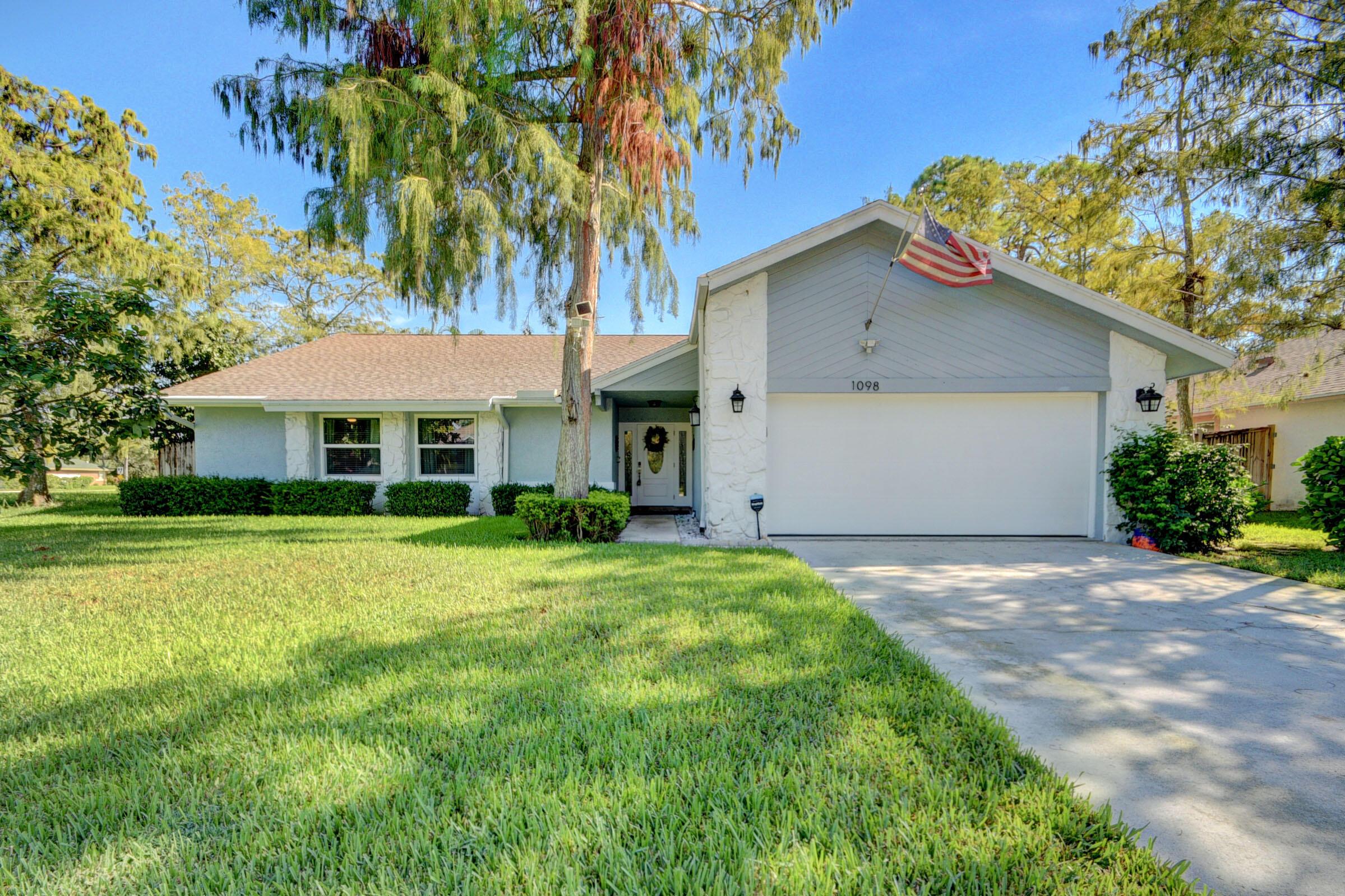 1098 Primrose Lane, Wellington, FL 33414, Wellington