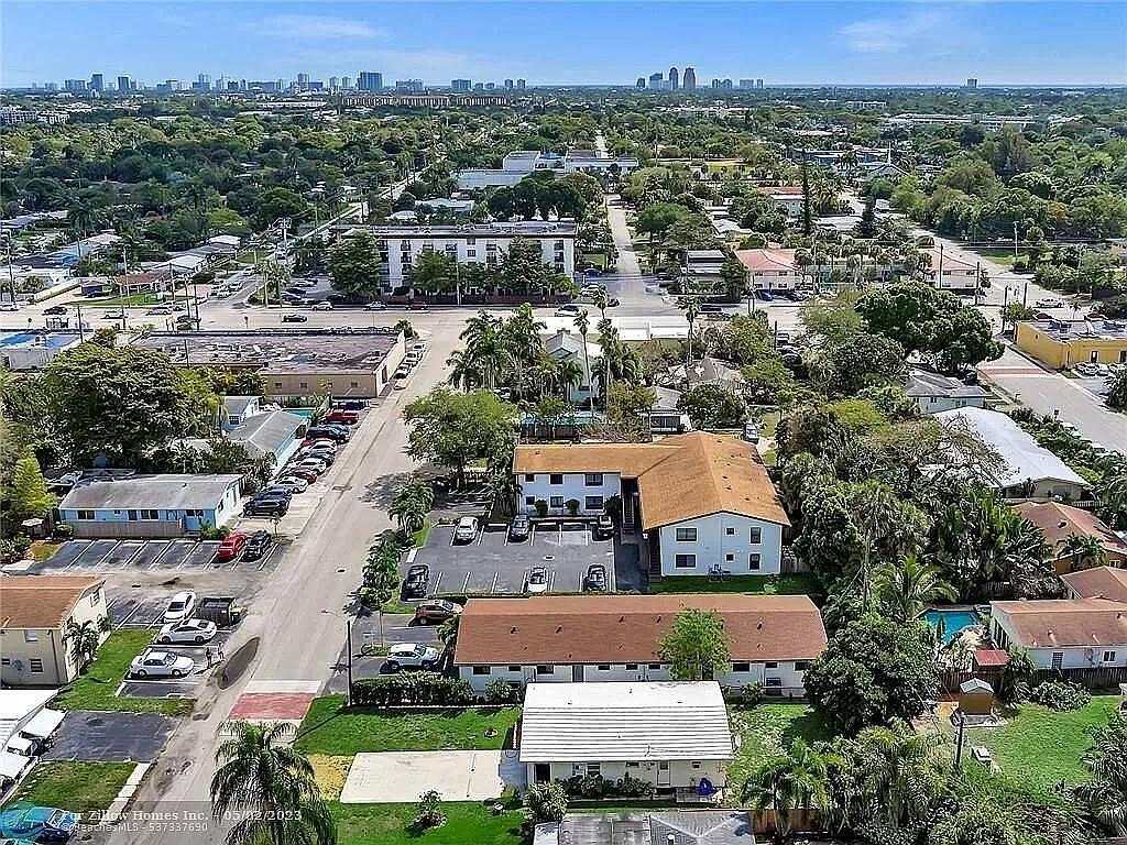 216 NW 25TH Street, Wilton Manors, FL 33311, Wilton Manors - Photo 2