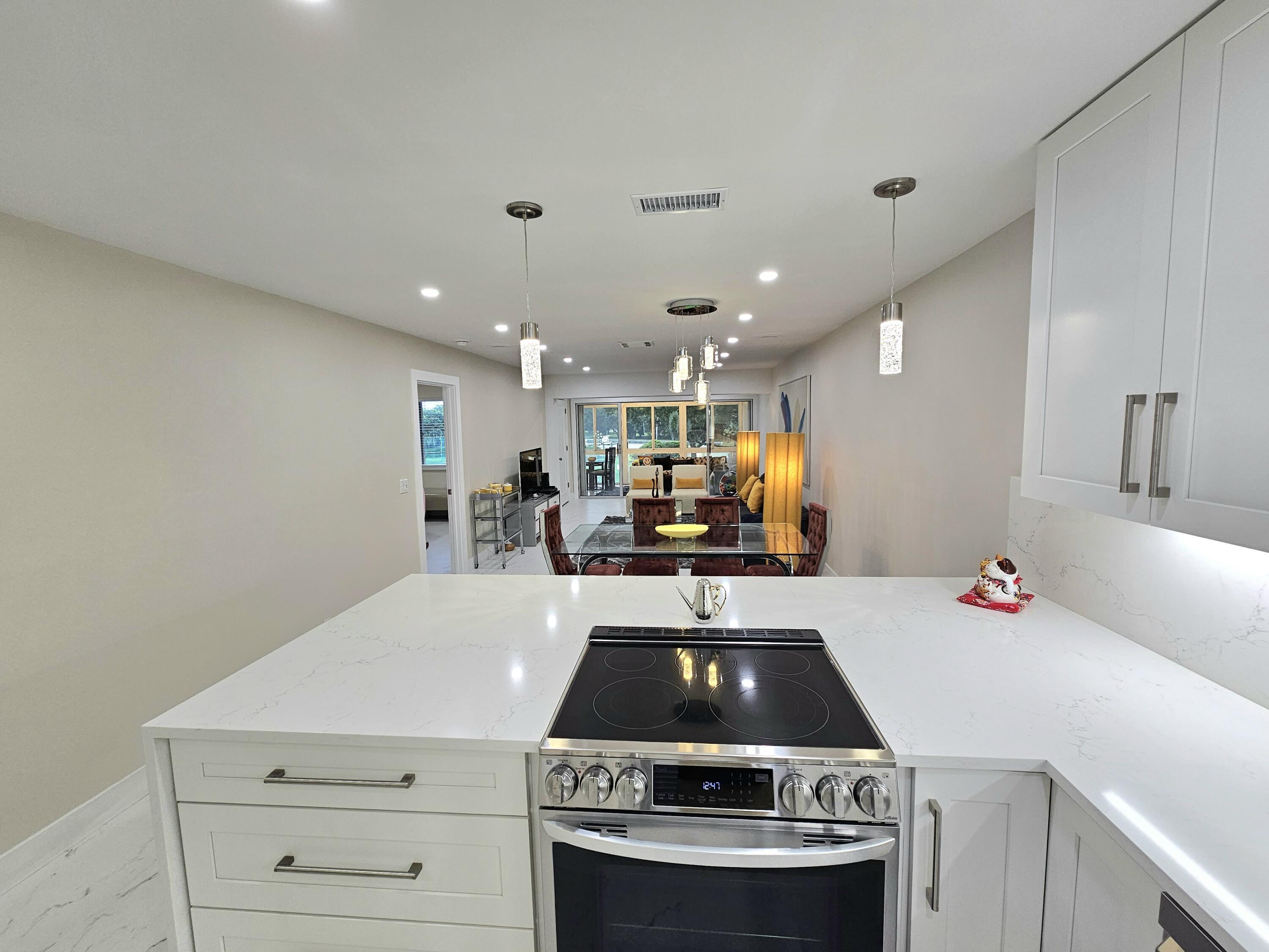 1631 NW 18th Avenue 201, Delray Beach, FL 33445, Delray Beach - Photo 2