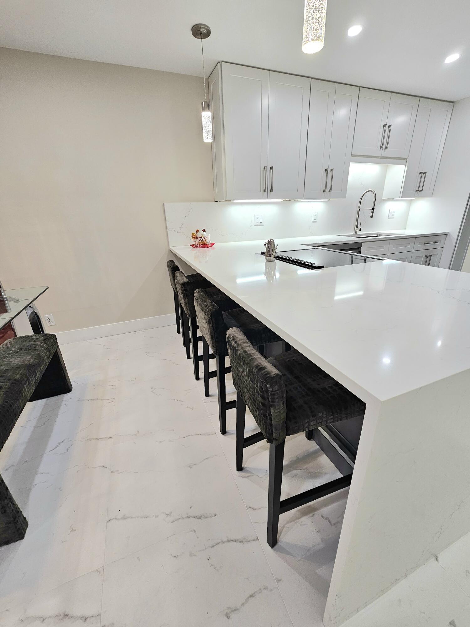 1631 NW 18th Avenue 201, Delray Beach, FL 33445, Delray Beach - Photo 3